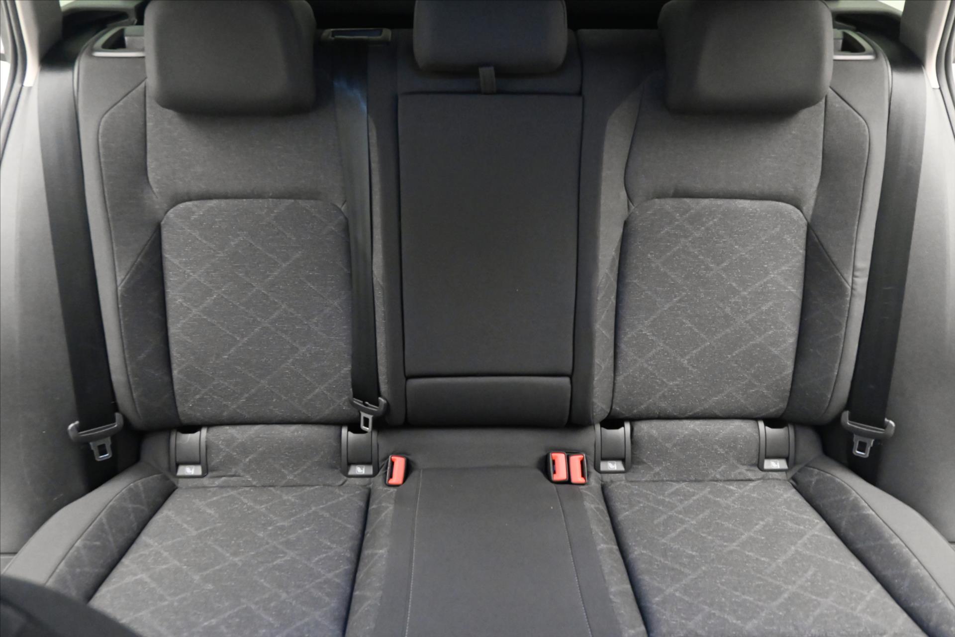 Main photo of the car Volkswagen Golf 2.0 TDI 110kW Life LED Warranty up to 5 years (28)