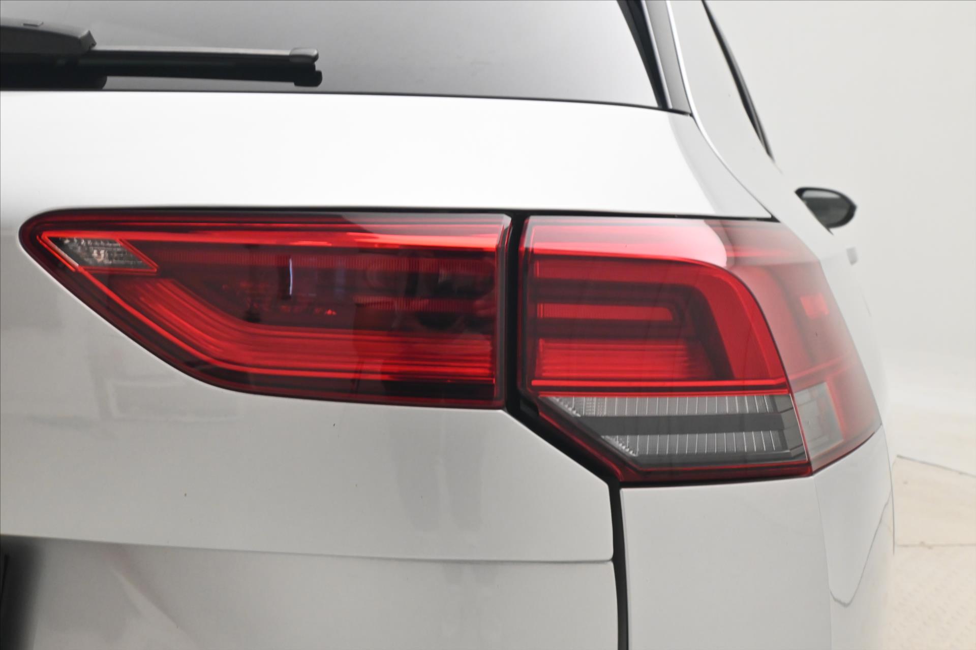 Main photo of the car Volkswagen Golf 2.0 TDI 110kW Life LED Warranty up to 5 years (31)