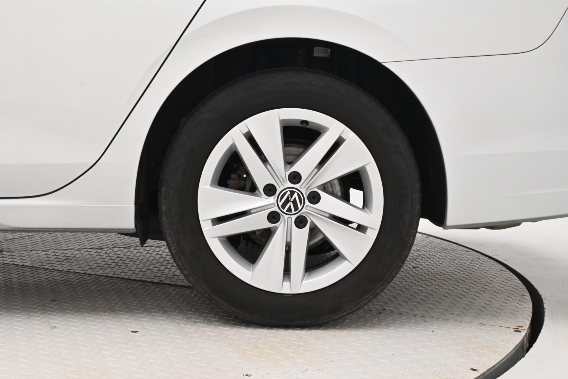 Main photo of the car Volkswagen Golf 2.0 TDI 110kW Life LED Warranty up to 5 years (32)