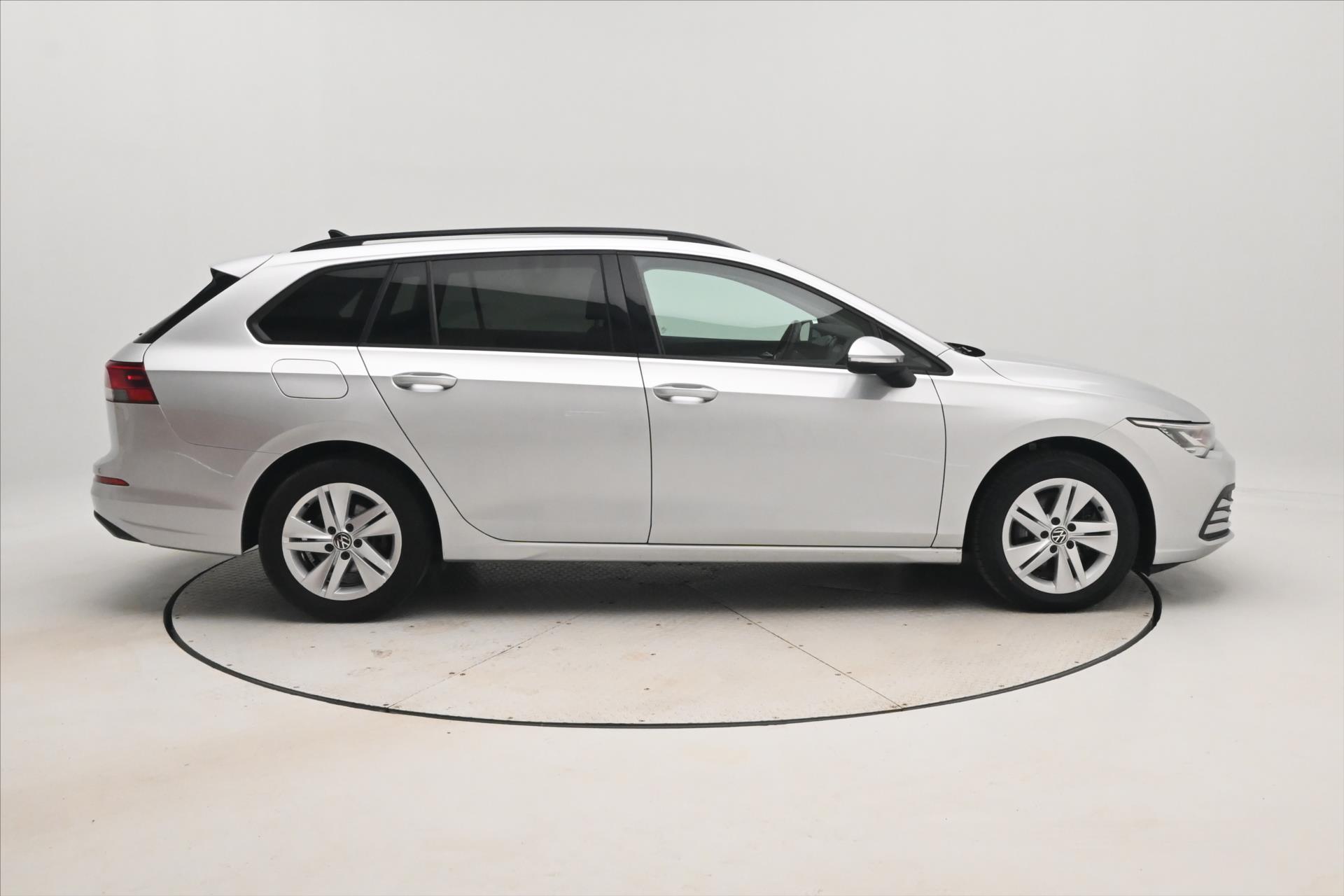 Main photo of the car Volkswagen Golf 2.0 TDI 110kW Life LED Warranty up to 5 years (5)