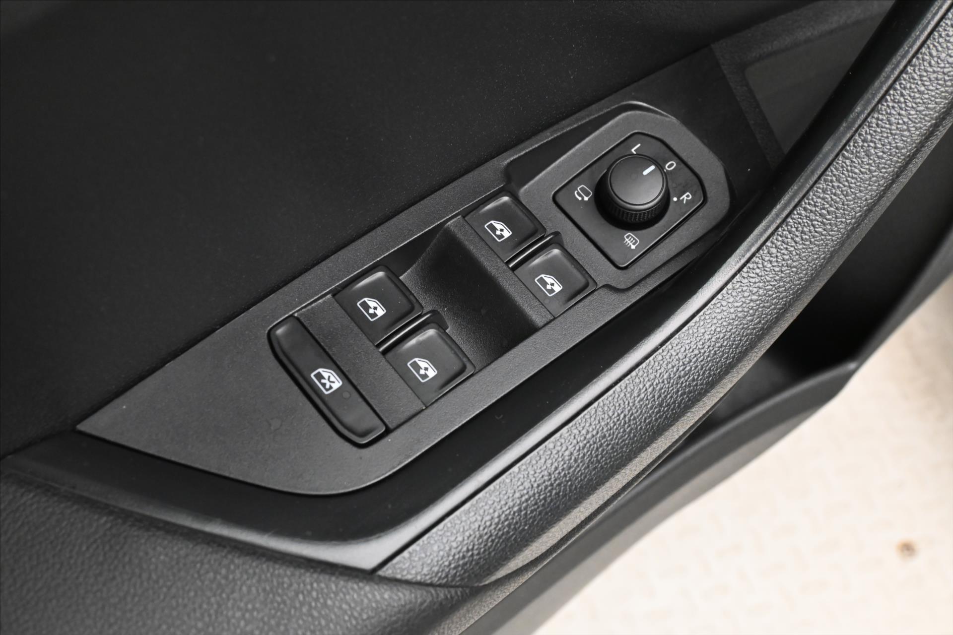 Main photo of the car Skoda Karoq 1.5 TSI 110kW Sportline Business Warranty up to 5 years (26)