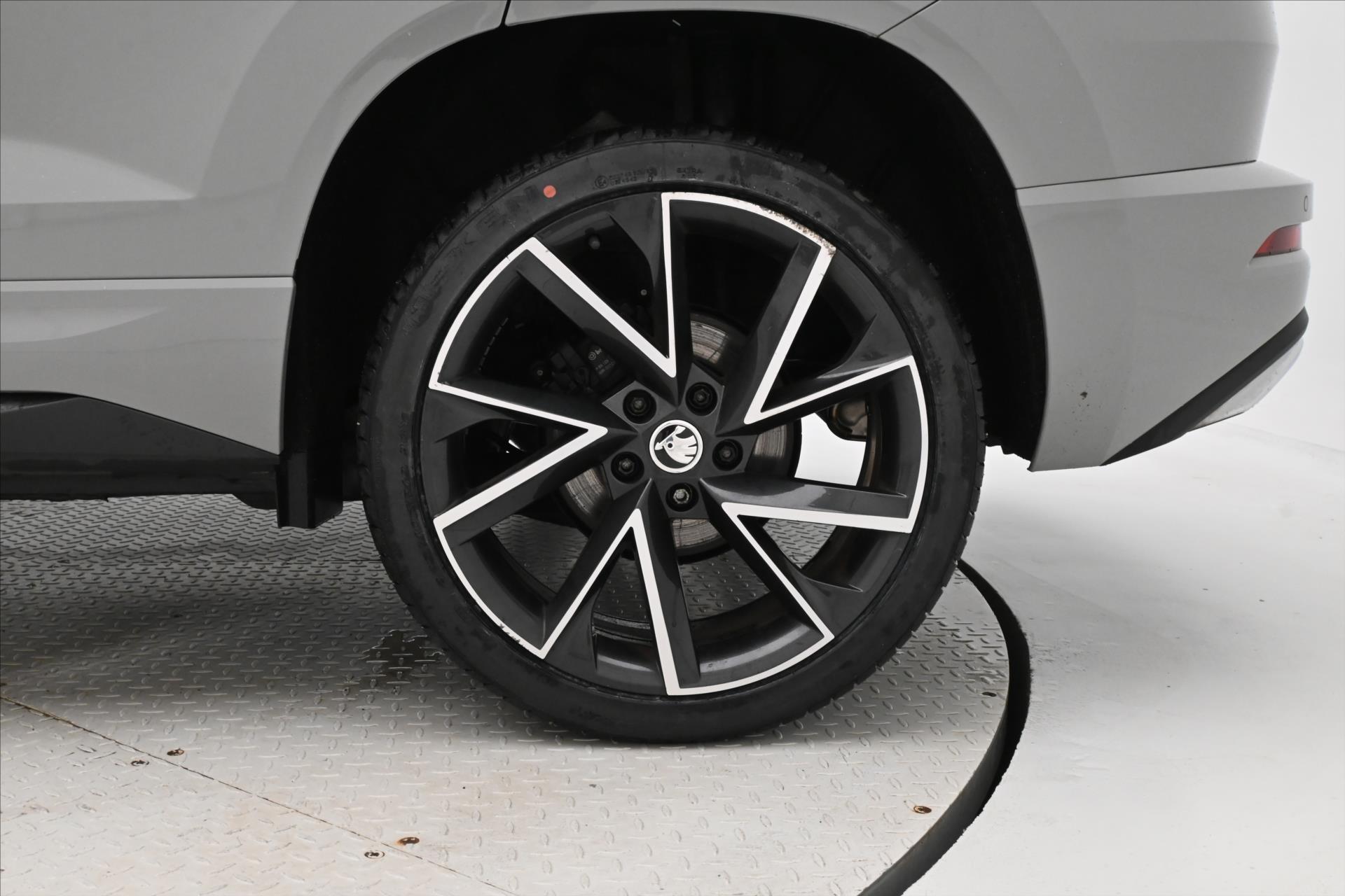 Main photo of the car Skoda Karoq 1.5 TSI 110kW Sportline Business Warranty up to 5 years (33)