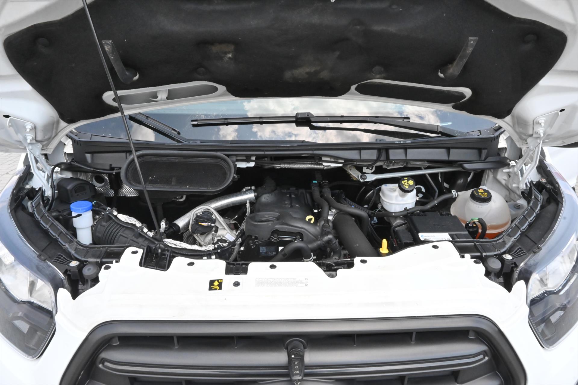 Hlavní fotografie vozu Ford Transit 2,0 TDCI 96kW L4H3 Trend Záruka až 5 let (9)