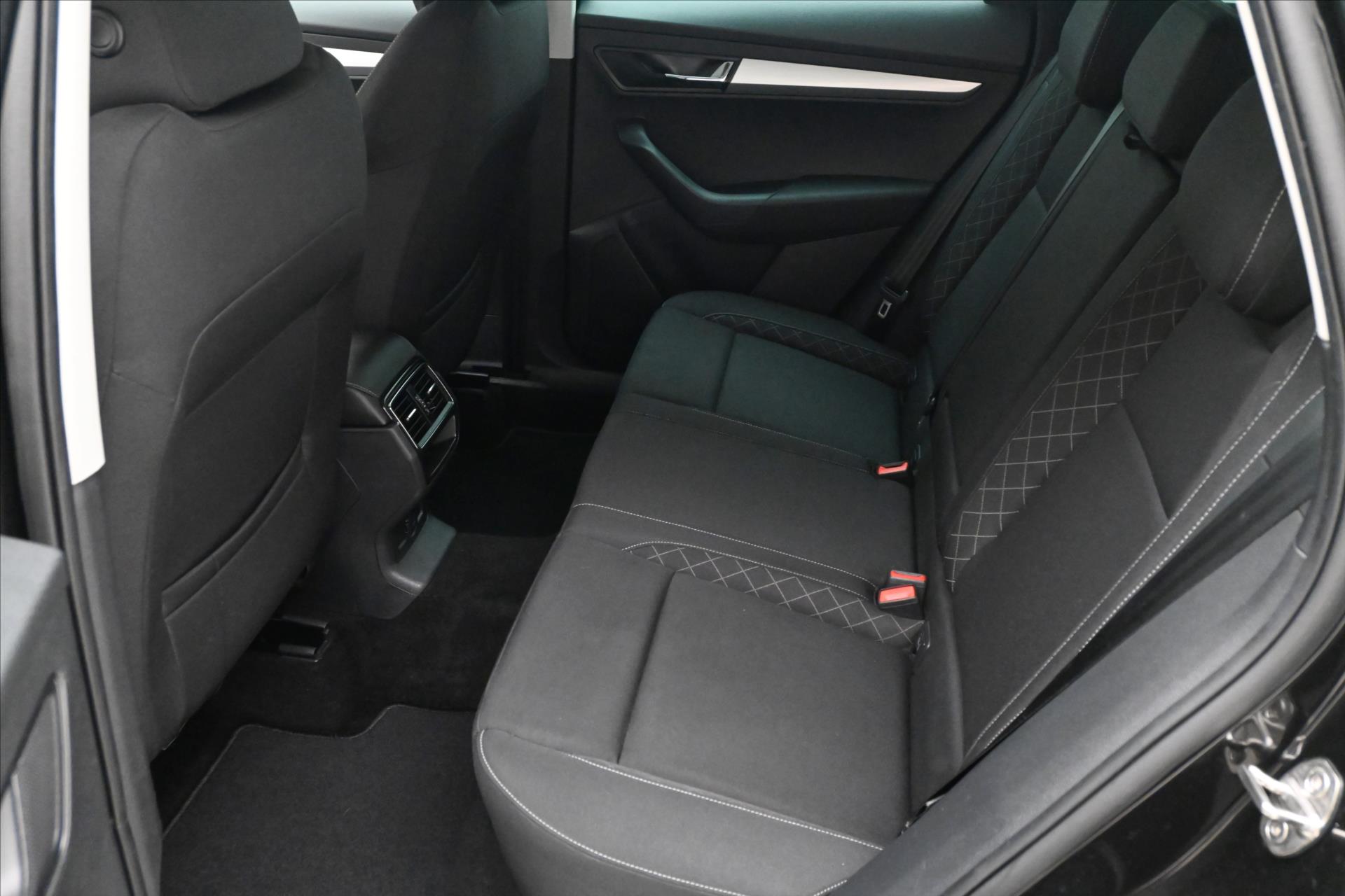 Hlavní fotografie vozu Škoda Karoq 1,5 TSI 110kW DSG Business Záruka až 5 let (15)