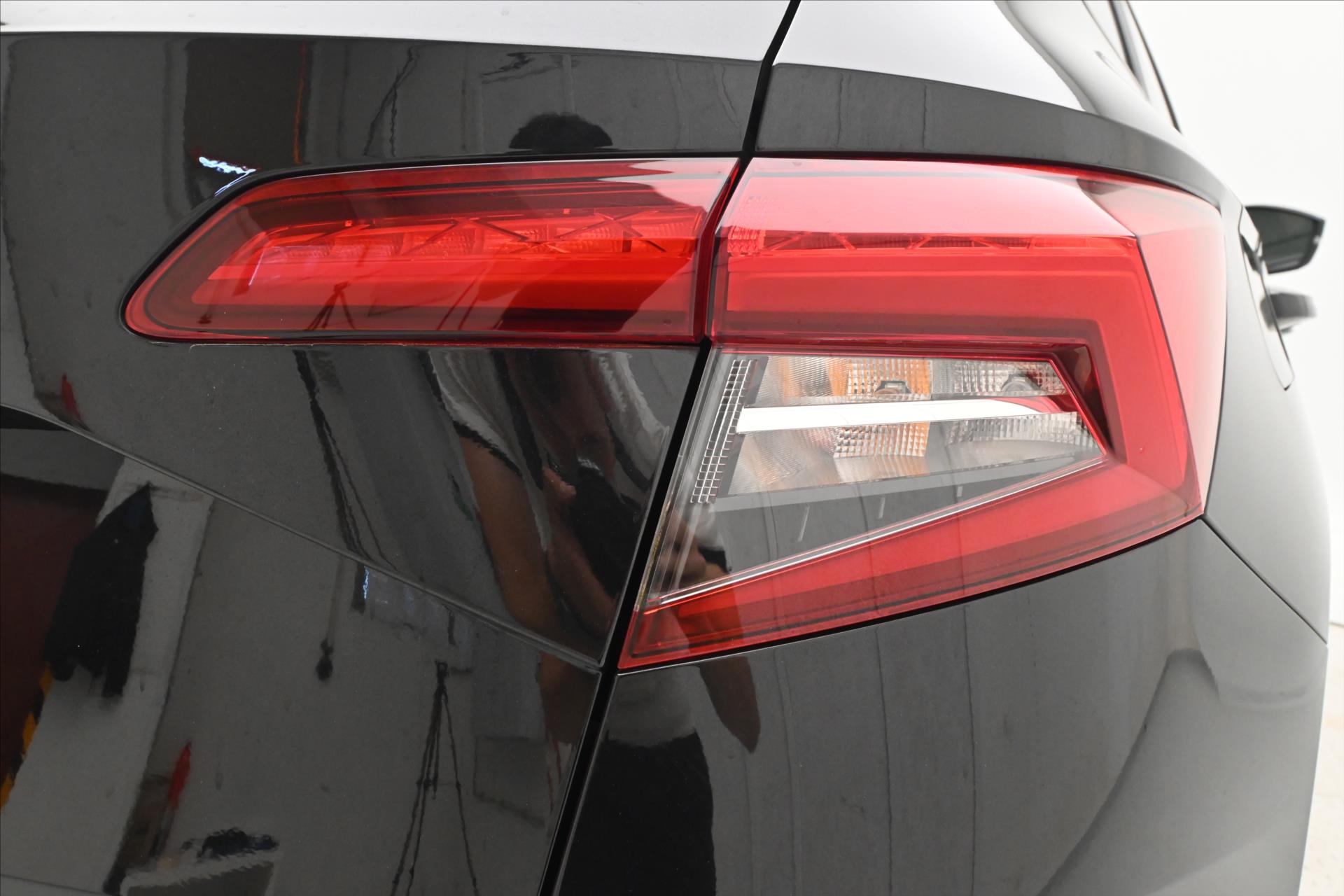 Hlavní fotografie vozu Škoda Karoq 1,5 TSI 110kW DSG Business Záruka až 5 let (31)
