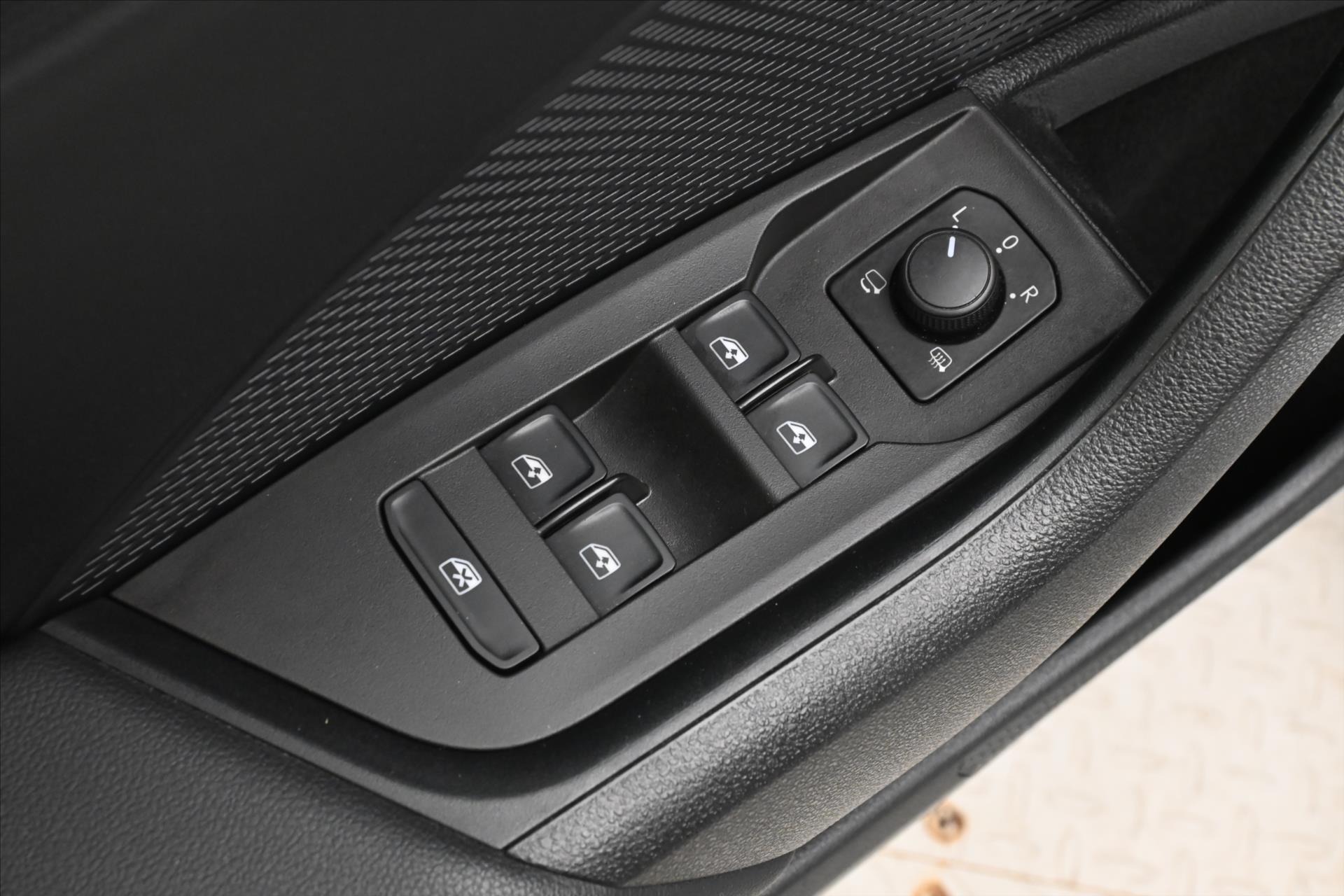 Main photo of the car Skoda Octavia 2.0 TDI 110 kW DSG 4x4 NAVI Warranty up to 5 years (26)