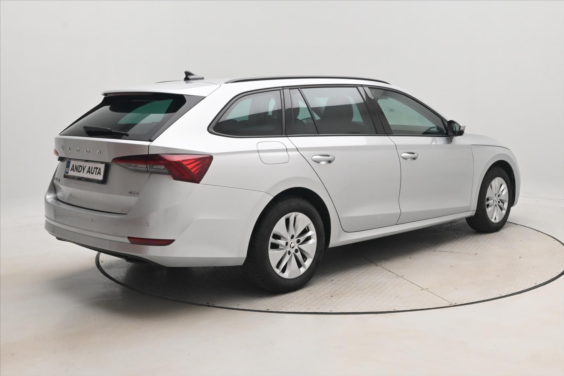 Main photo of the car Skoda Octavia 2.0 TDI 110 kW DSG 4x4 NAVI Warranty up to 5 years (6)