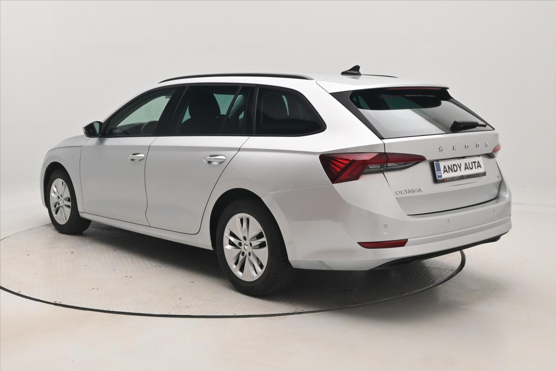 Main photo of the car Skoda Octavia 2.0 TDI 110 kW DSG 4x4 NAVI Warranty up to 5 years (8)