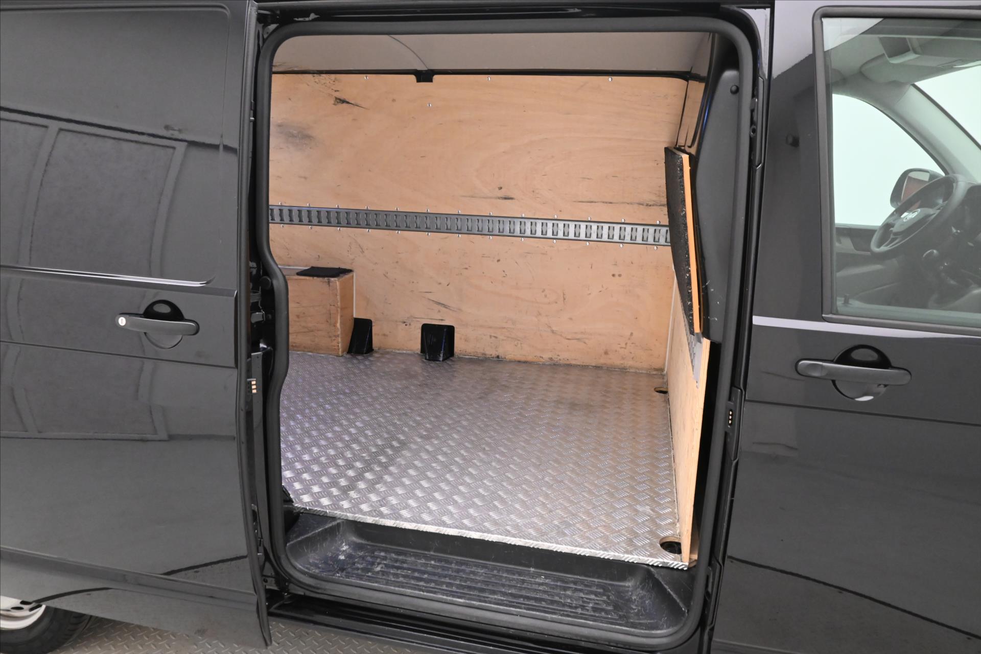 Main photo of the car Volkswagen Transporter 2.0 TDI 110kW LONG KLIMA Warranty up to 5 years (11)