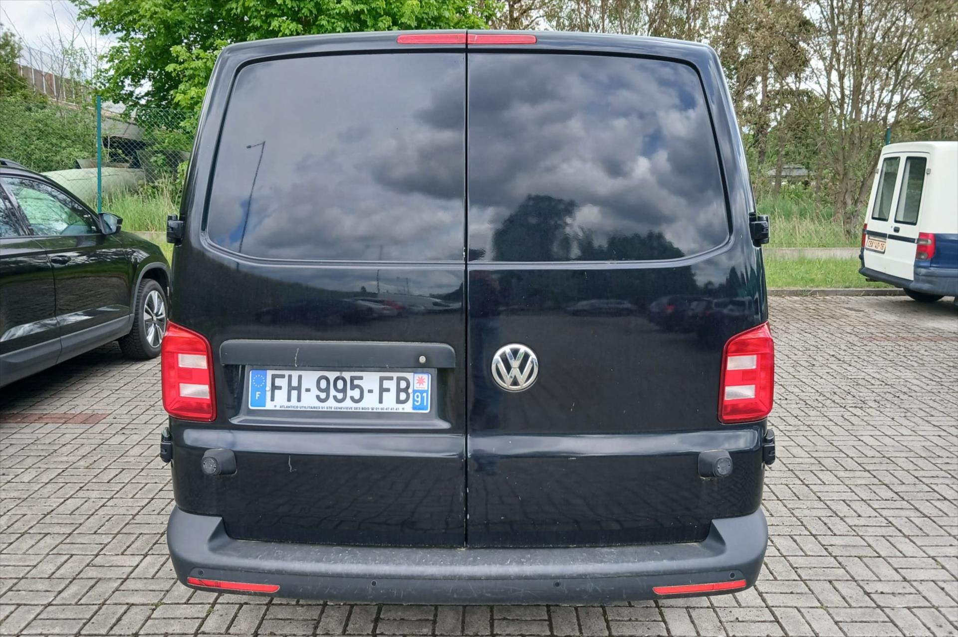 Hlavní fotografie vozu Volkswagen Transporter 2,0 TDI 110kW LONG Manuál Záruka až 5 let (4)