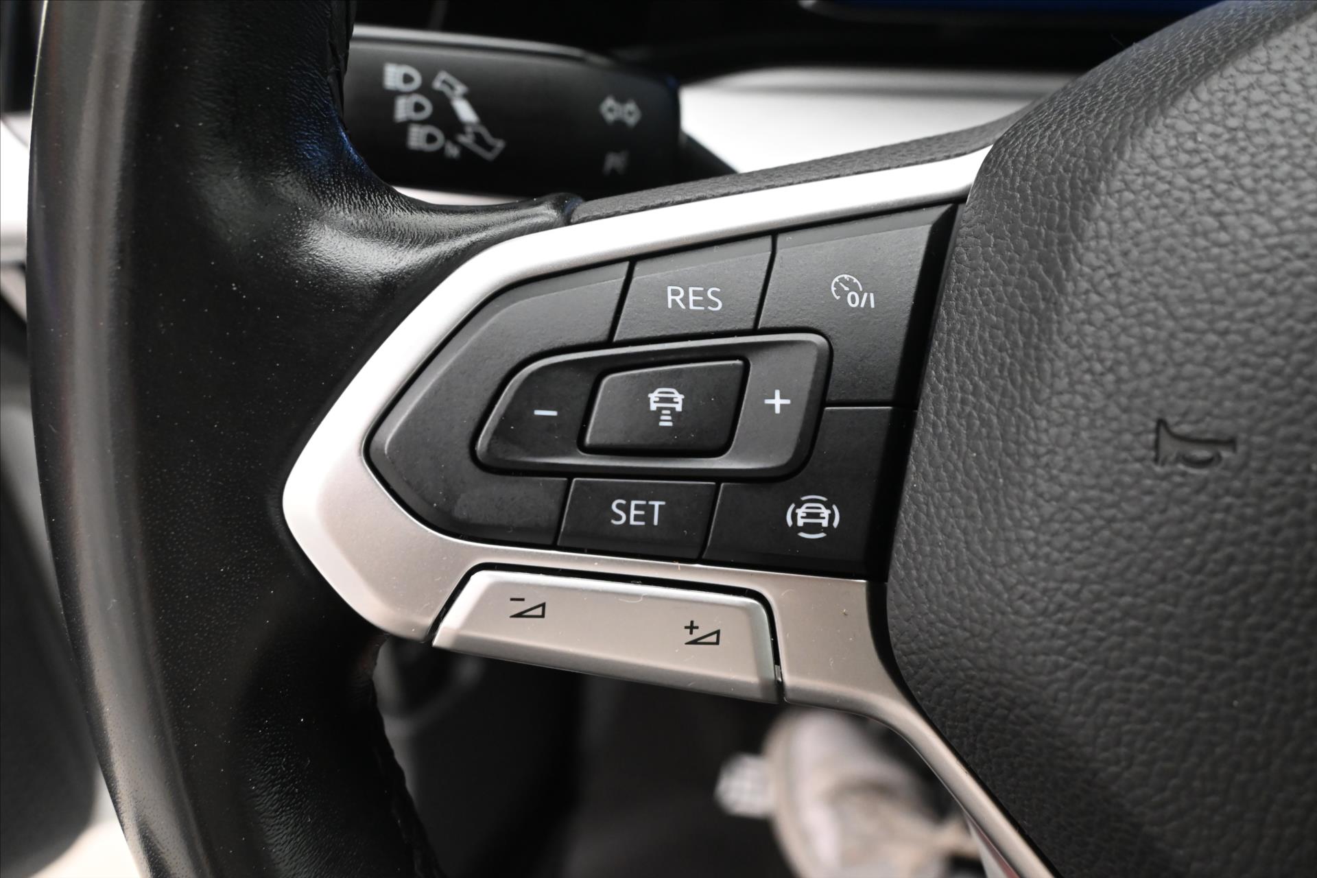Hlavní fotografie vozu Volkswagen Golf 2,0 TDI 85 kW Life Záruka až 5 let (25)