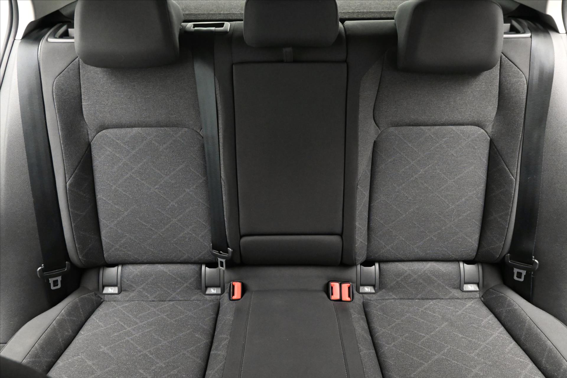 Hlavní fotografie vozu Volkswagen Golf 2,0 TDI 85 kW Life Záruka až 5 let (29)