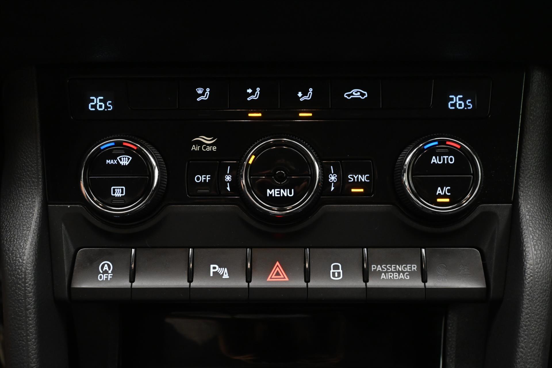 Hlavní fotografie vozu Škoda Karoq 2,0 TDI 85 kW DSG Ambition Záruka až 5 let (21)
