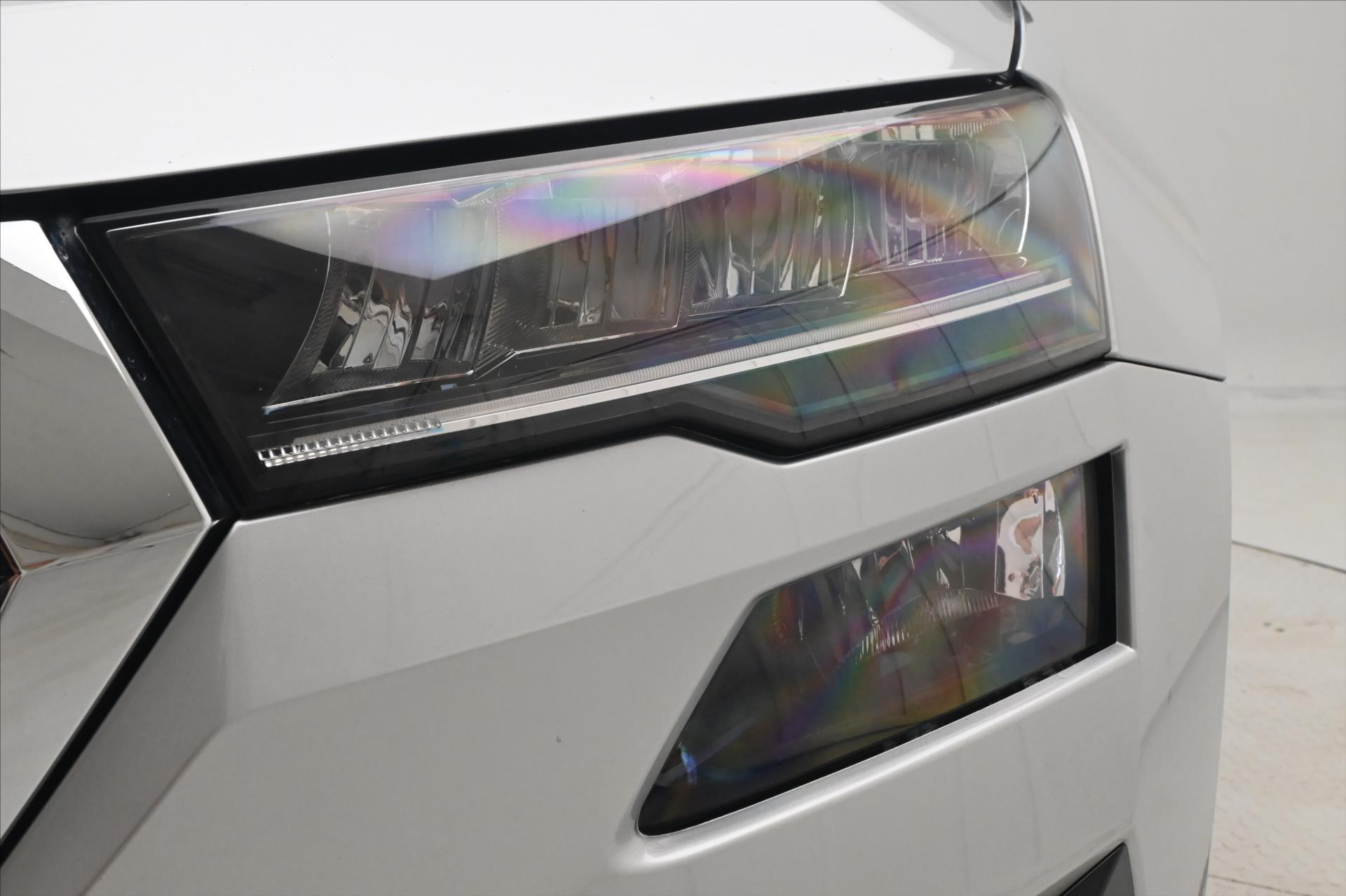 Hlavní fotografie vozu Škoda Karoq 2,0 TDI 85 kW DSG Ambition Záruka až 5 let (29)