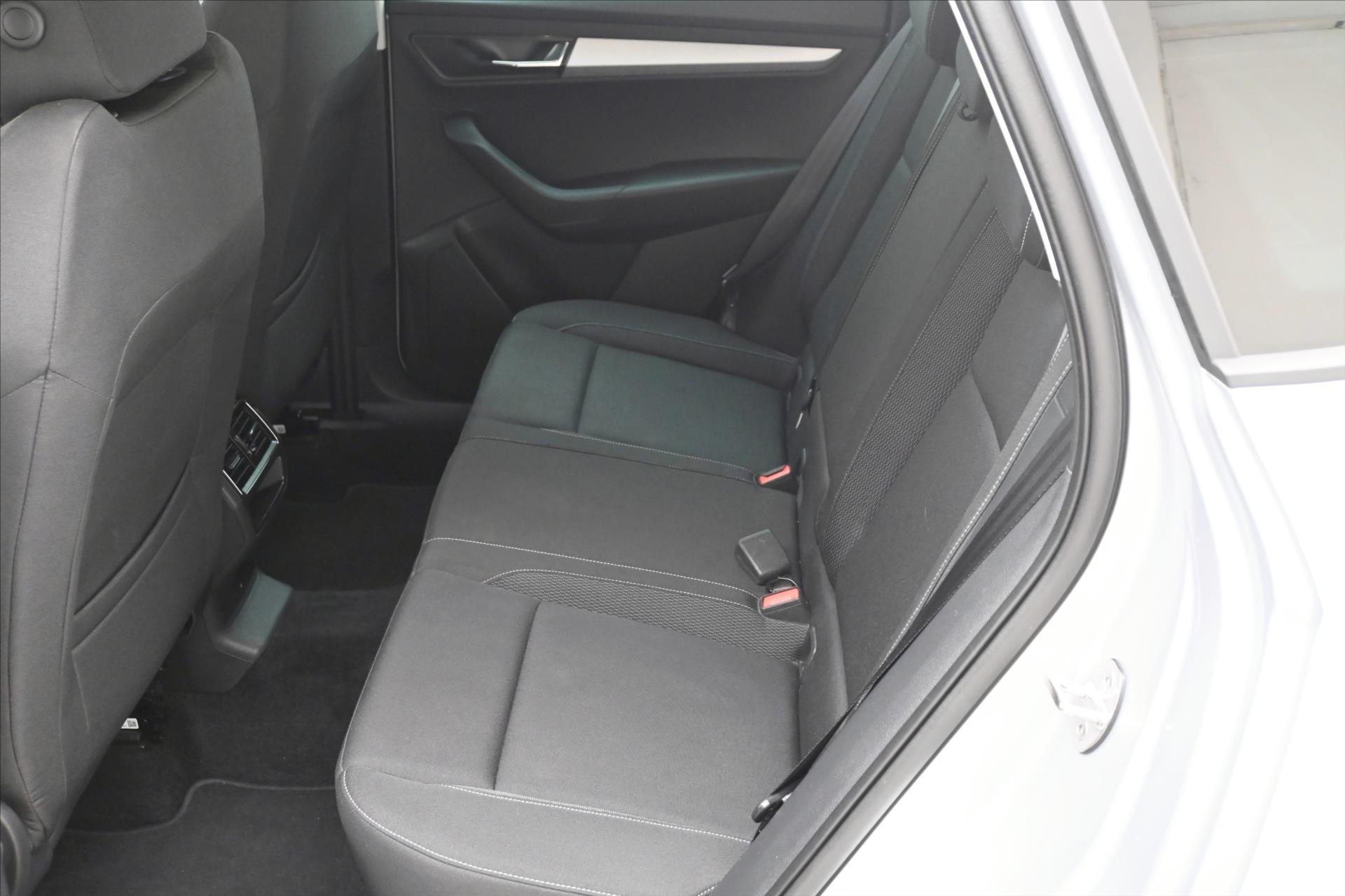 Hlavní fotografie vozu Škoda Karoq 2,0 TDI 85 kW DSG EL.KUFR Záruka až 5 let (15)