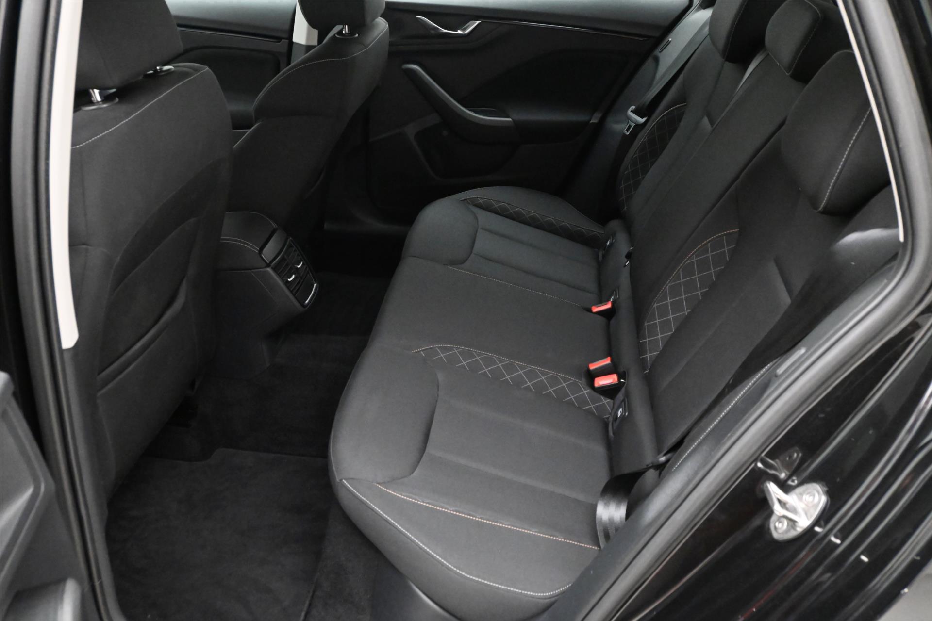 Main photo of the car Skoda Kamiq 1.0 TSI 81kW DSG Ambition Warranty up to 5 years (15)
