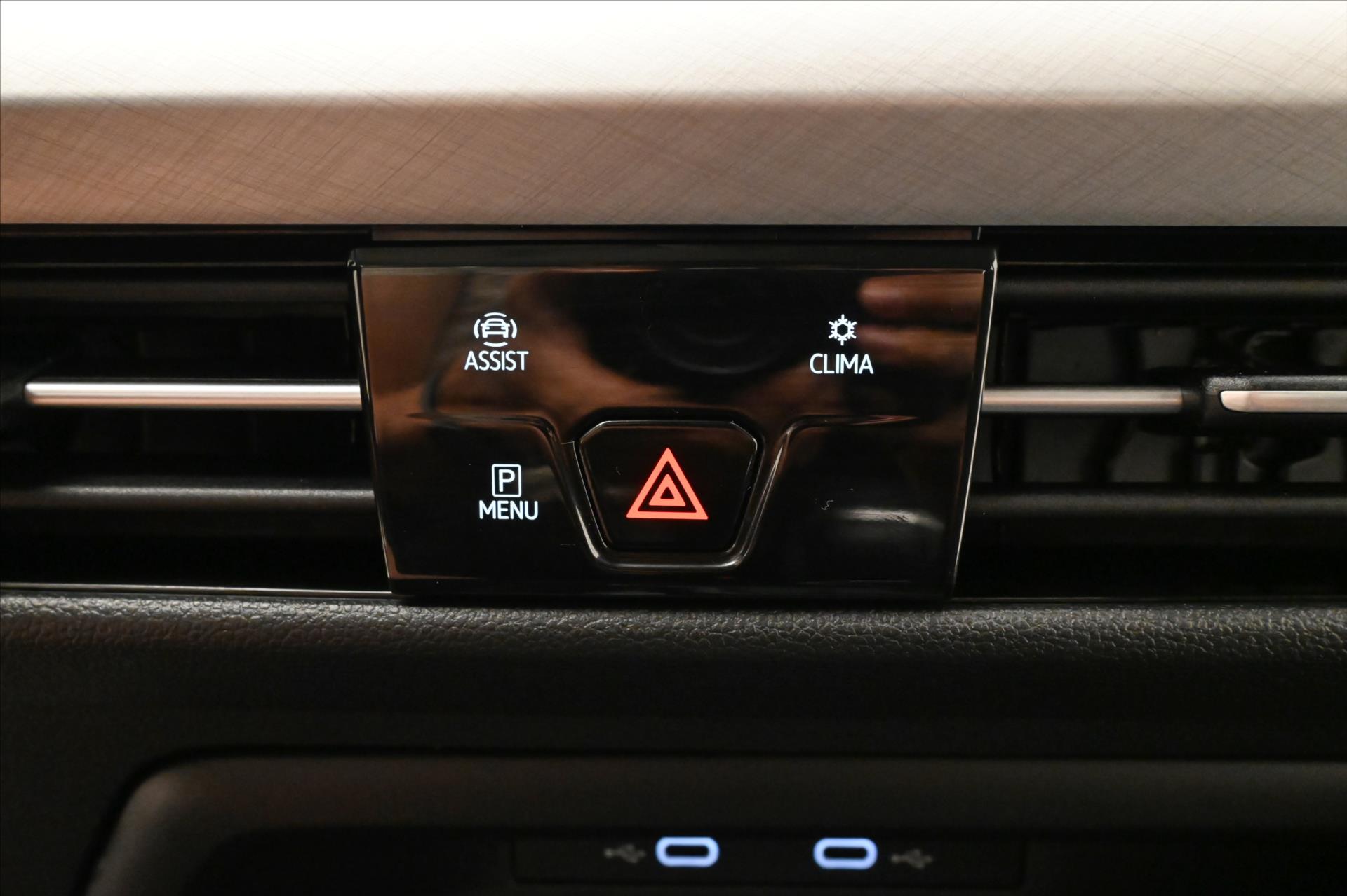 Hlavní fotografie vozu Volkswagen Golf 2,0 TDI 110 kW Life Záruka až 5 let (21)