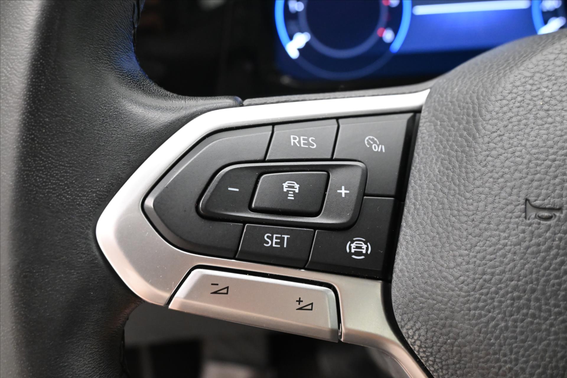 Hlavní fotografie vozu Volkswagen Golf 2,0 TDI 110 kW Life Záruka až 5 let (24)