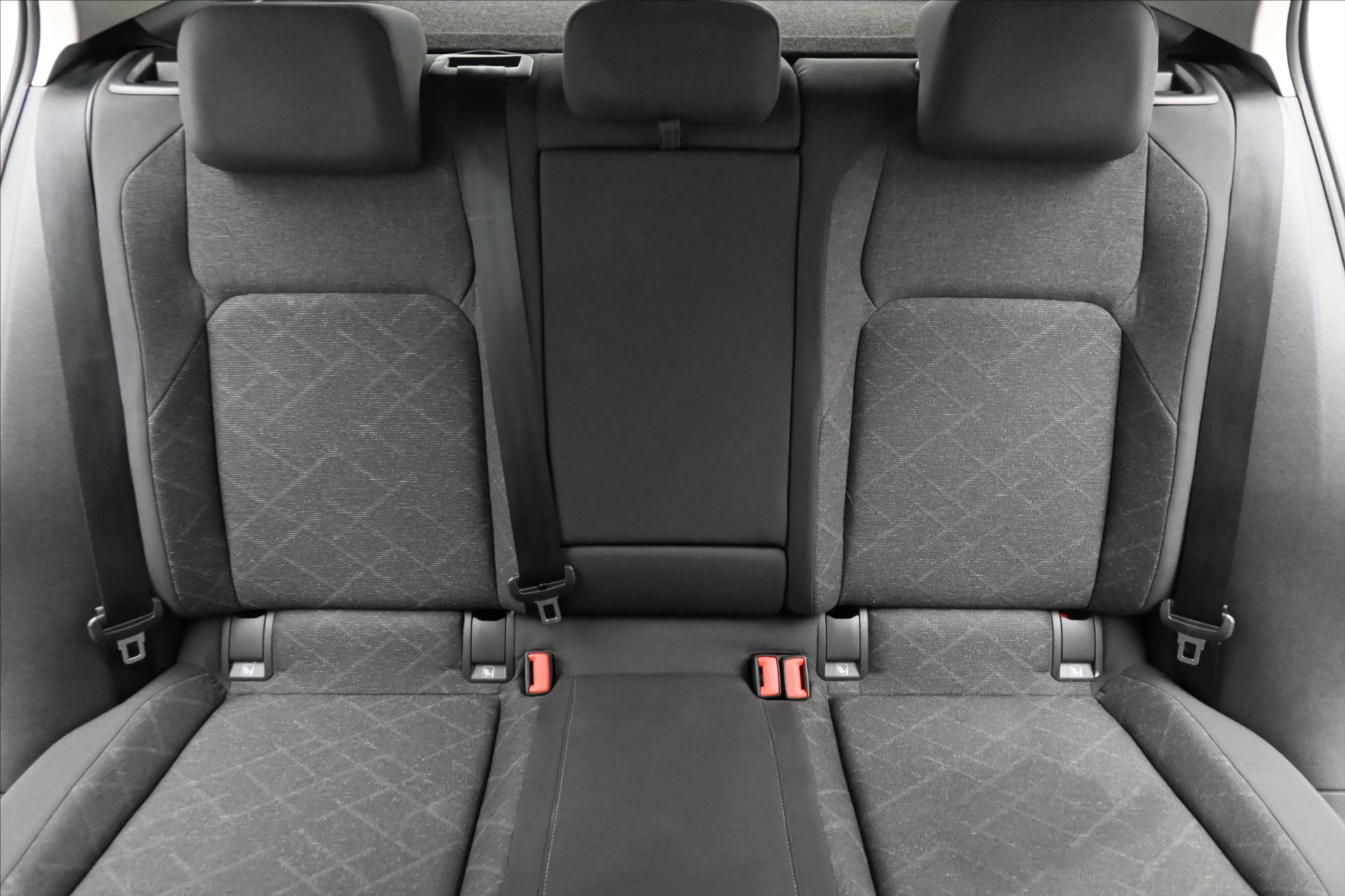 Hlavní fotografie vozu Volkswagen Golf 2,0 TDI 110 kW Life Záruka až 5 let (28)