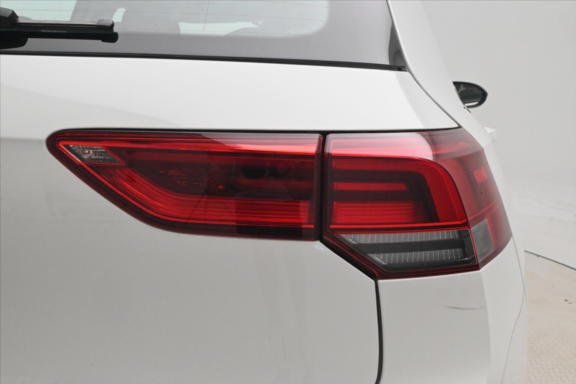 Hlavní fotografie vozu Volkswagen Golf 2,0 TDI 110 kW Life Záruka až 5 let (30)