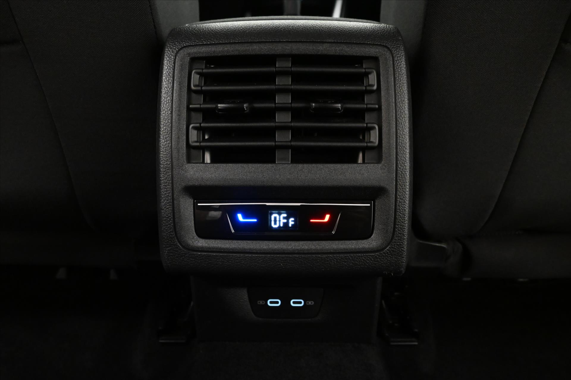 Hlavní fotografie vozu Volkswagen Golf 2,0 TDI 85kW Life Záruka až 5 let (22)