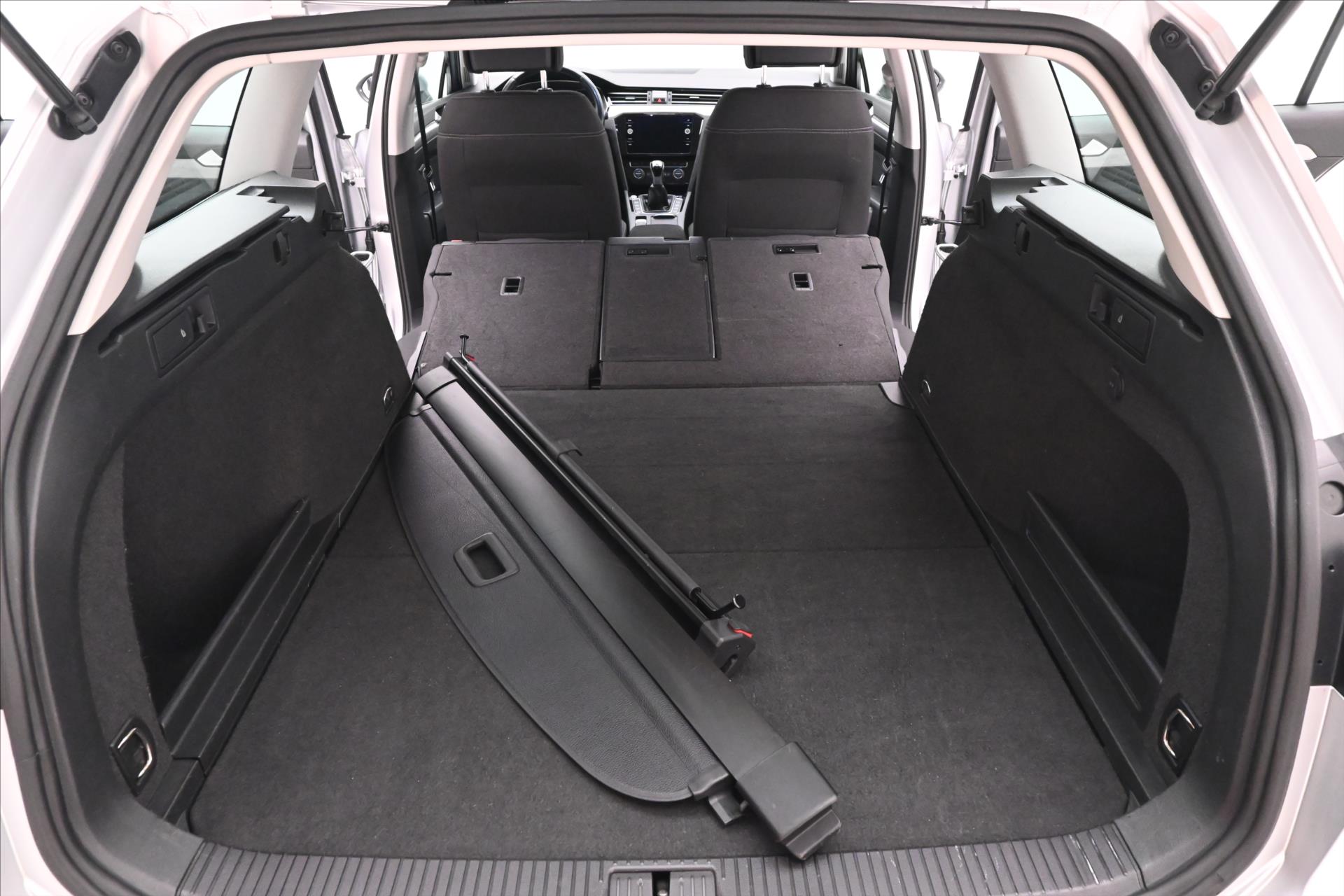 Hlavní fotografie vozu Volkswagen Passat 2,0 TDI 110kW Business Záruka až 5 let (12)
