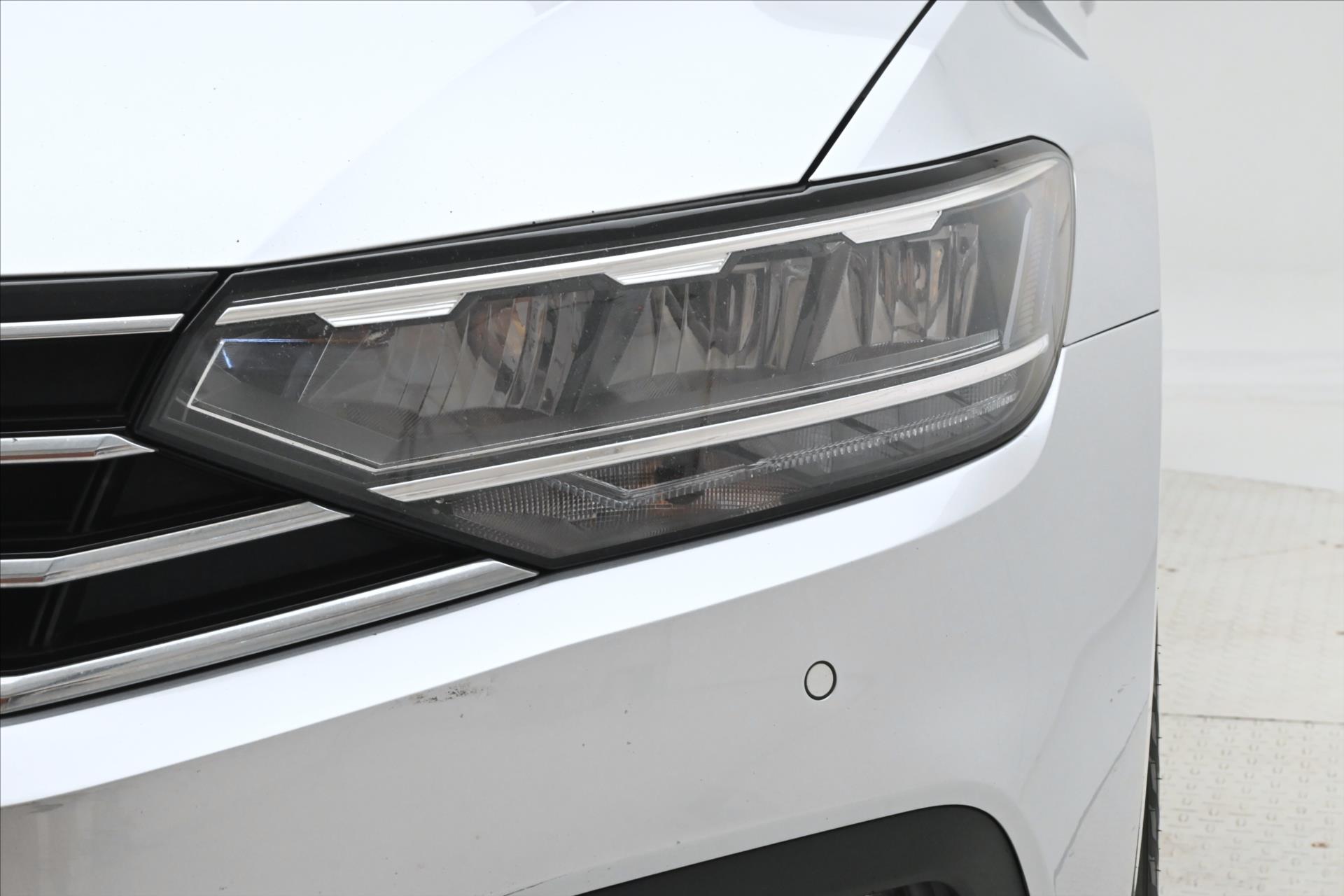 Hlavní fotografie vozu Volkswagen Passat 2,0 TDI 110kW Business Záruka až 5 let (31)