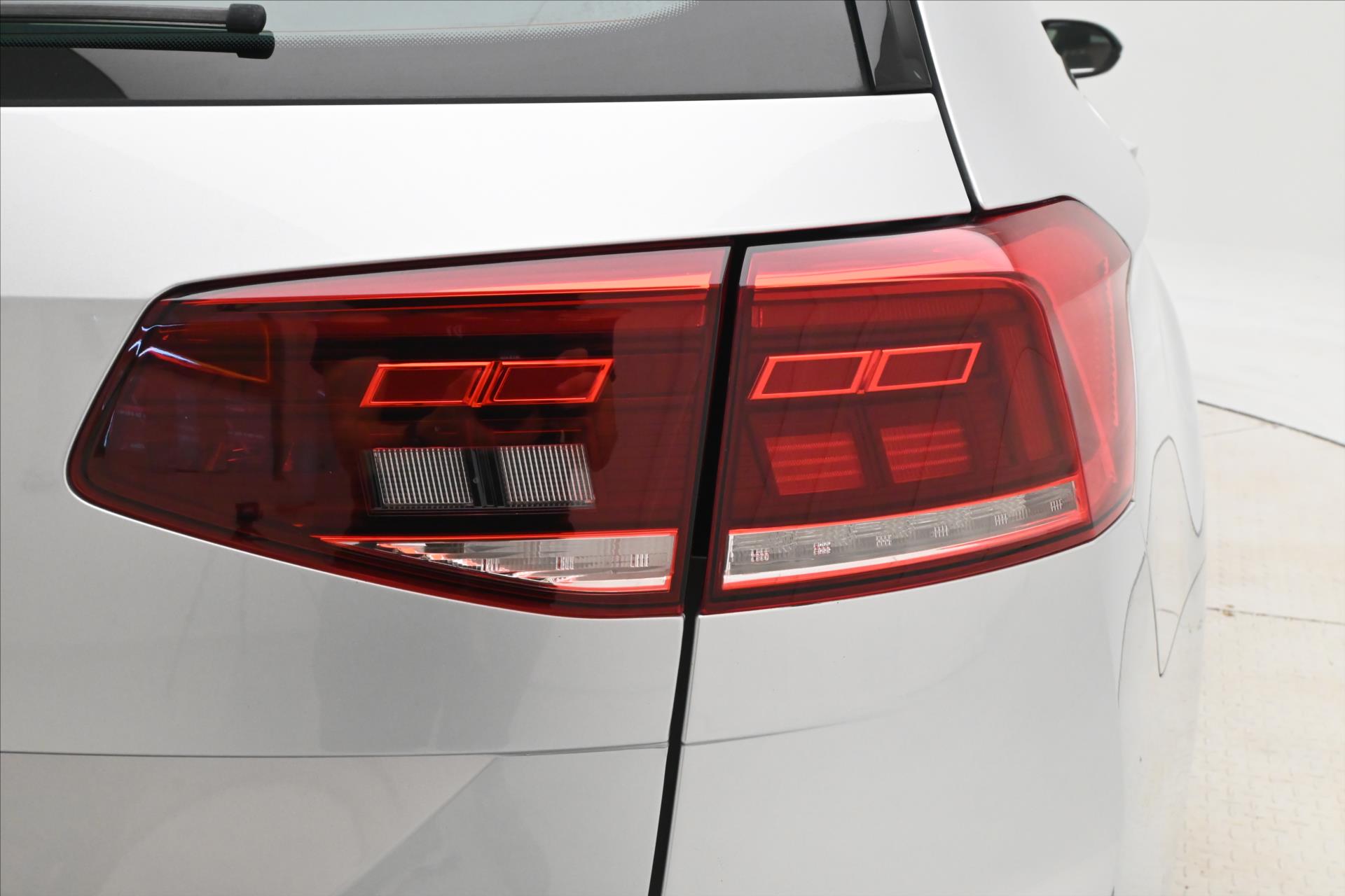 Hlavní fotografie vozu Volkswagen Passat 2,0 TDI 110kW Business Záruka až 5 let (32)