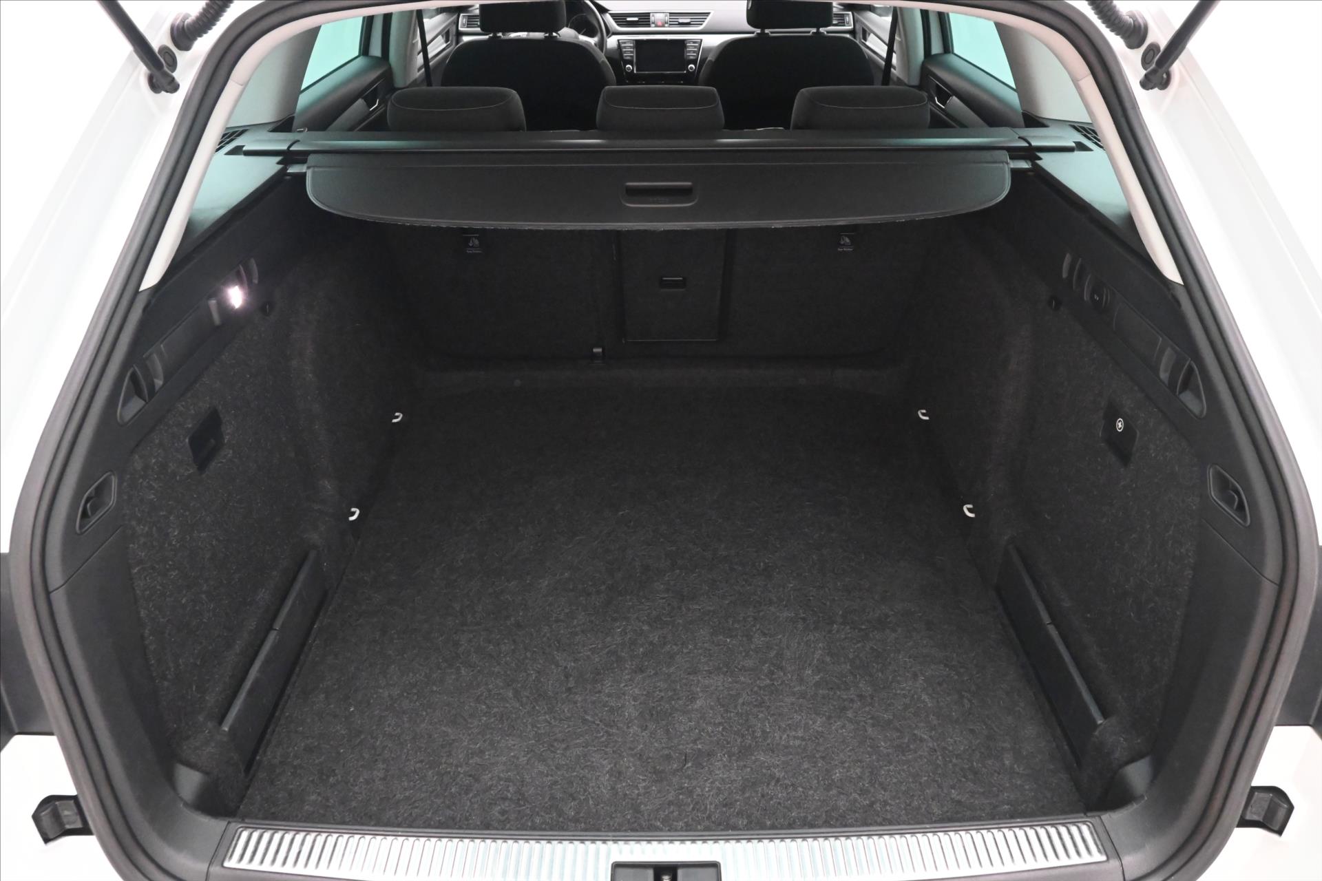 Hlavní fotografie vozu Škoda Superb 1,6 TDI 88 kW NAVI Ambition Záruka až 5 let (11)