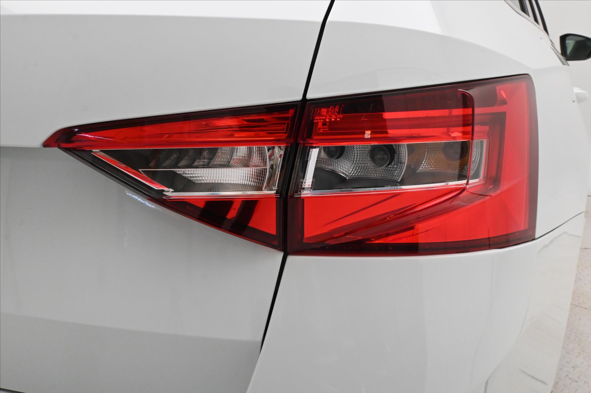 Hlavní fotografie vozu Škoda Superb 1,6 TDI 88 kW NAVI Ambition Záruka až 5 let (29)