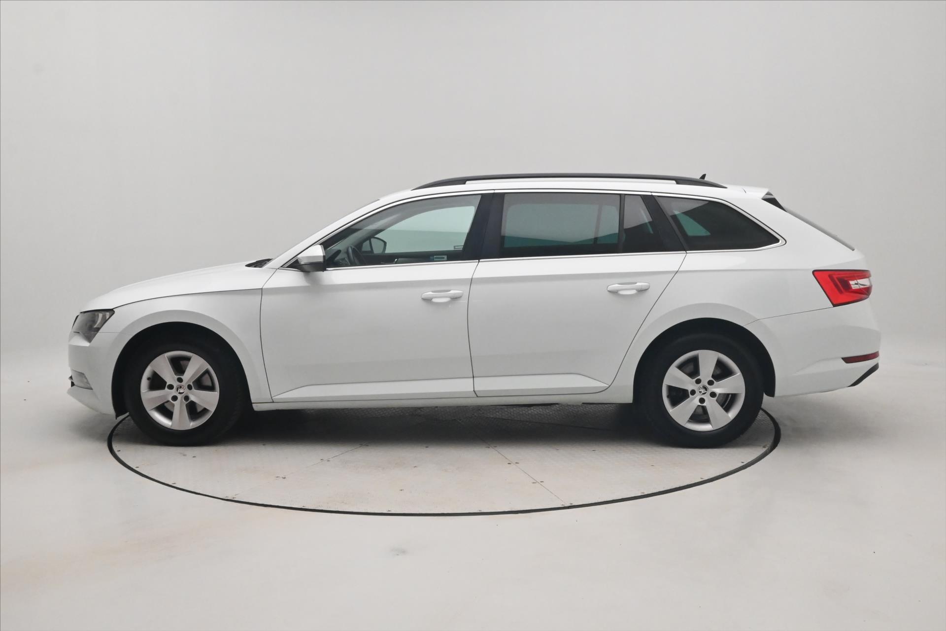 Hlavní fotografie vozu Škoda Superb 1,6 TDI 88 kW NAVI Ambition Záruka až 5 let (9)