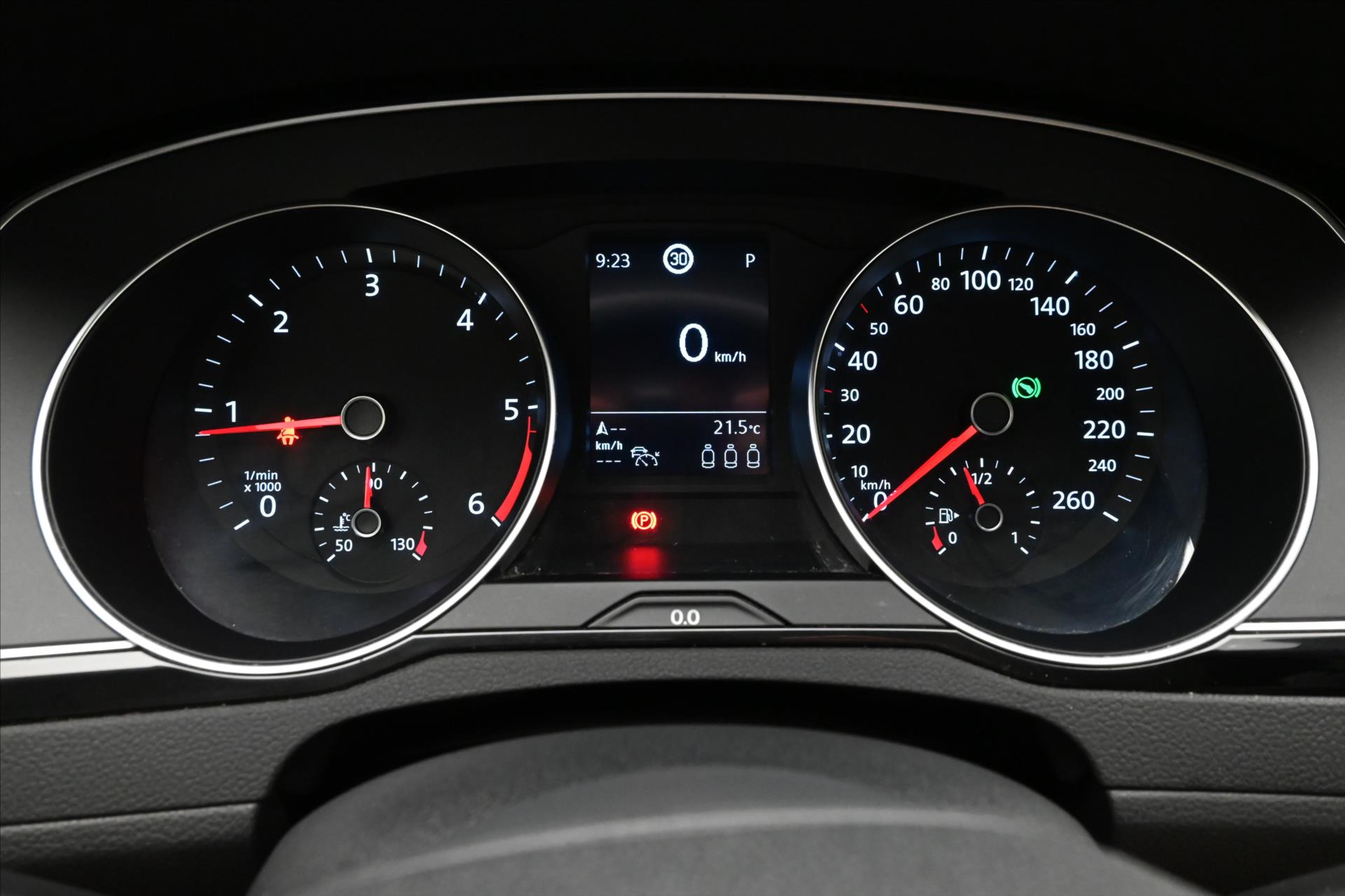 Main photo of the car Volkswagen Passat 2.0 TDI 110 kW DSG Business Warranty up to 5 years (17)
