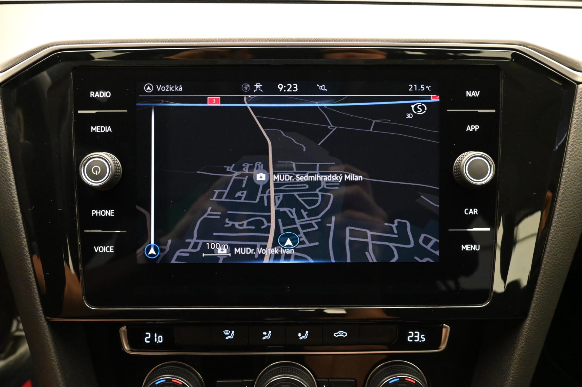 Main photo of the car Volkswagen Passat 2.0 TDI 110 kW DSG Business Warranty up to 5 years (21)