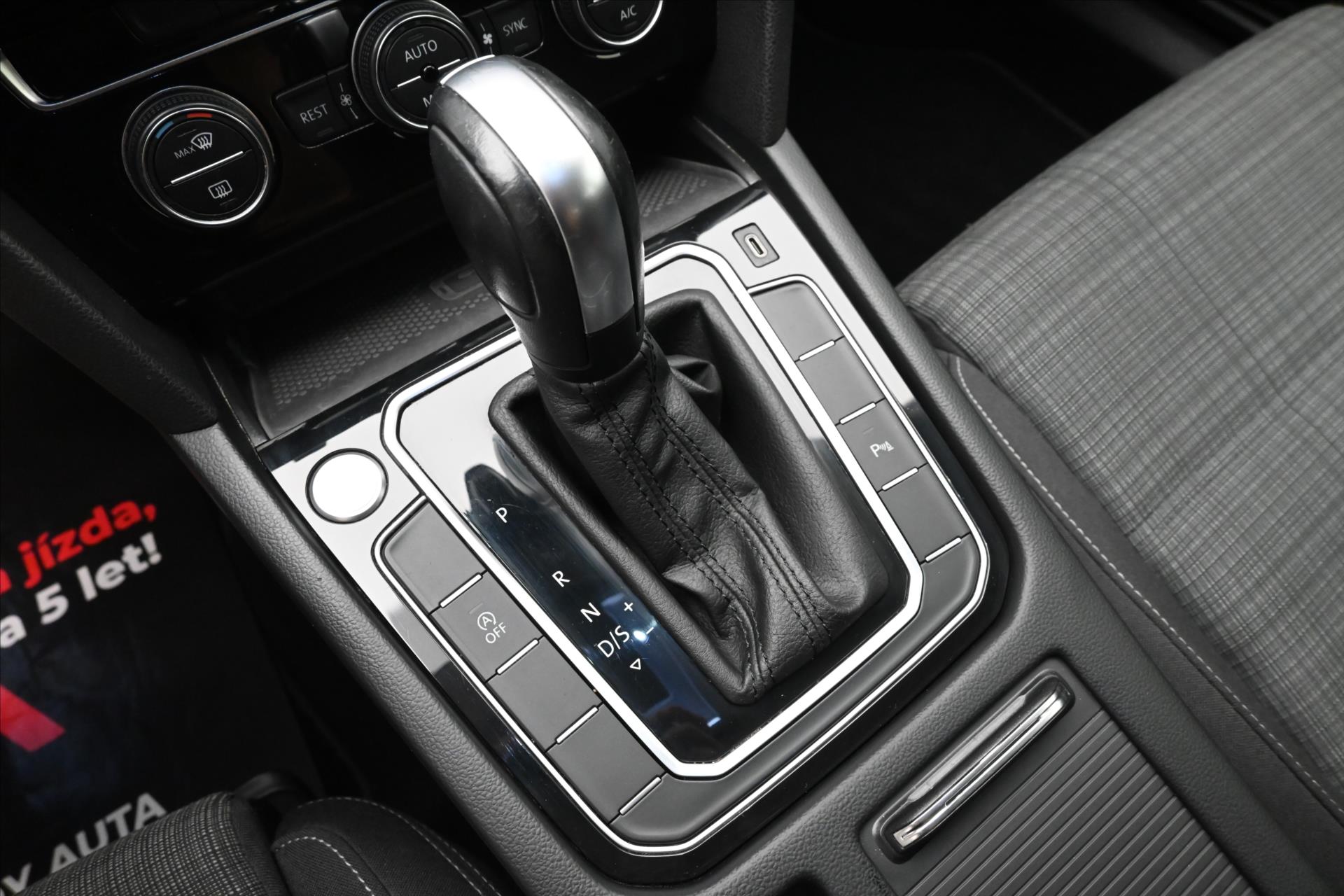 Main photo of the car Volkswagen Passat 2.0 TDI 110 kW DSG Business Warranty up to 5 years (24)
