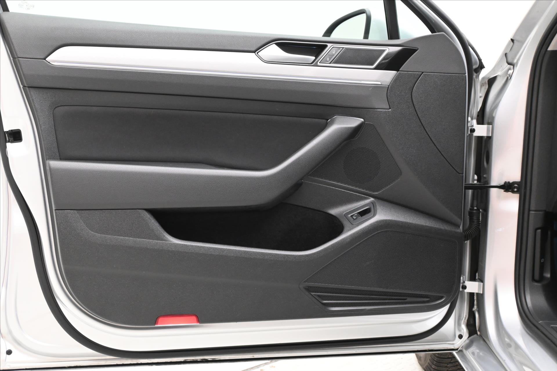 Main photo of the car Volkswagen Passat 2.0 TDI 110 kW DSG Business Warranty up to 5 years (26)