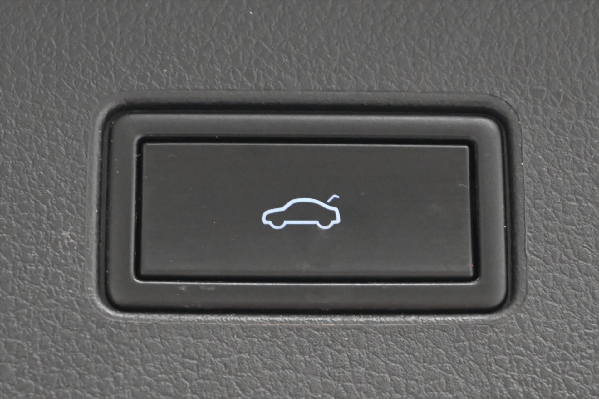 Main photo of the car Volkswagen Passat 2.0 TDI 110 kW DSG Business Warranty up to 5 years (29)