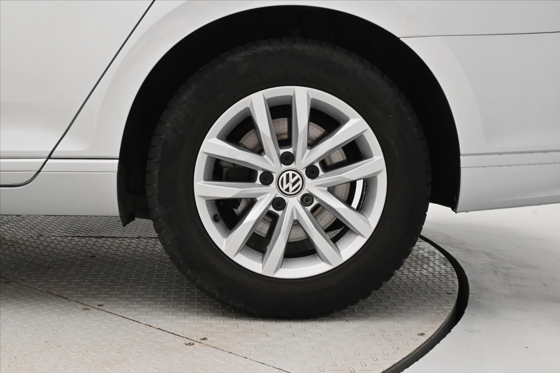 Main photo of the car Volkswagen Passat 2.0 TDI 110 kW DSG Business Warranty up to 5 years (33)