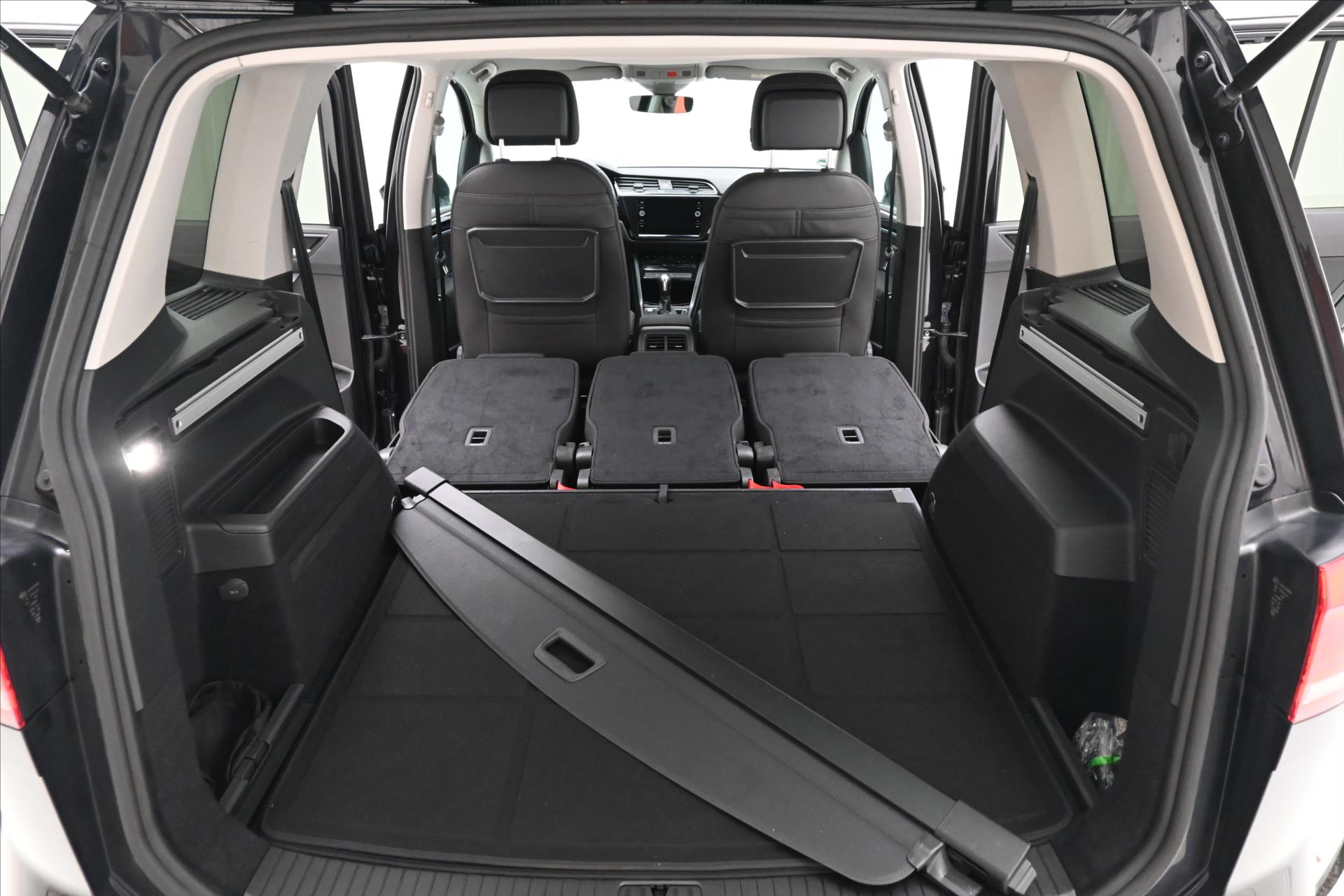 Hlavní fotografie vozu Volkswagen Touran 2,0 TDI 110kW DSG Alcantara Záruka až 5 let (12)