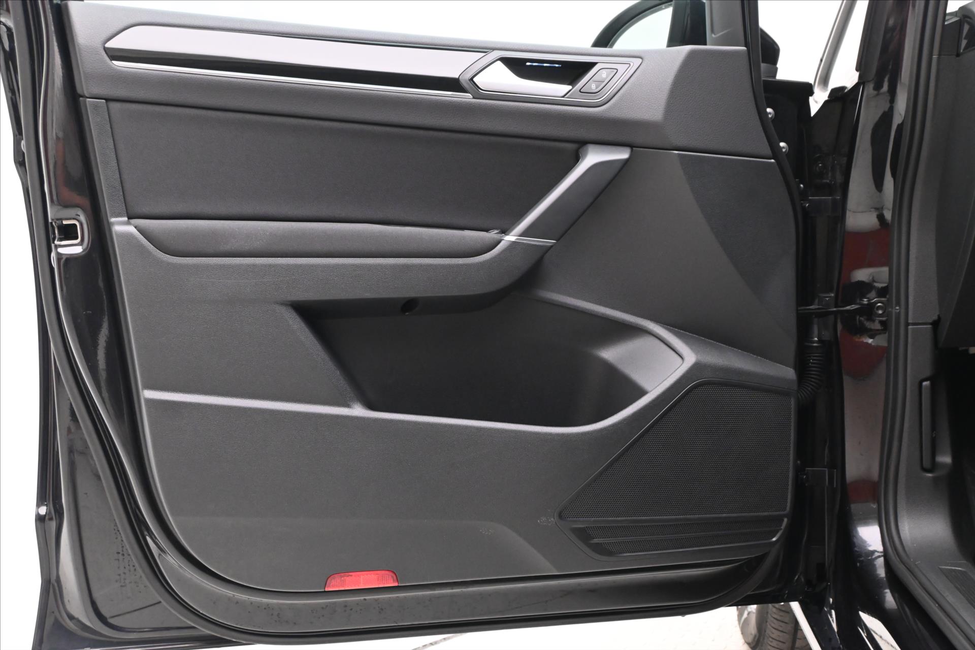 Hlavní fotografie vozu Volkswagen Touran 2,0 TDI 110kW DSG Alcantara Záruka až 5 let (25)