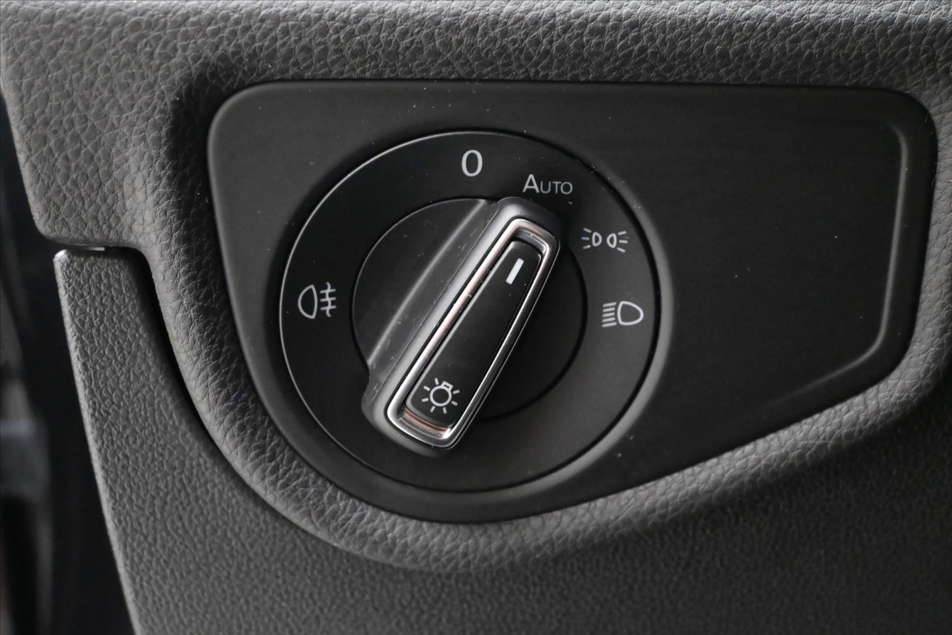 Hlavní fotografie vozu Volkswagen Touran 2,0 TDI 110kW DSG Alcantara Záruka až 5 let (27)