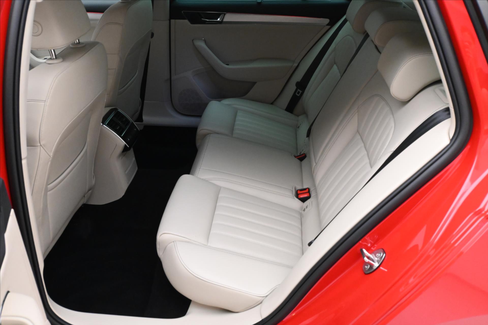 Hlavní fotografie vozu Škoda Superb 2,0 TDI 147 kW L&K DSG Záruka až 5 let (15)