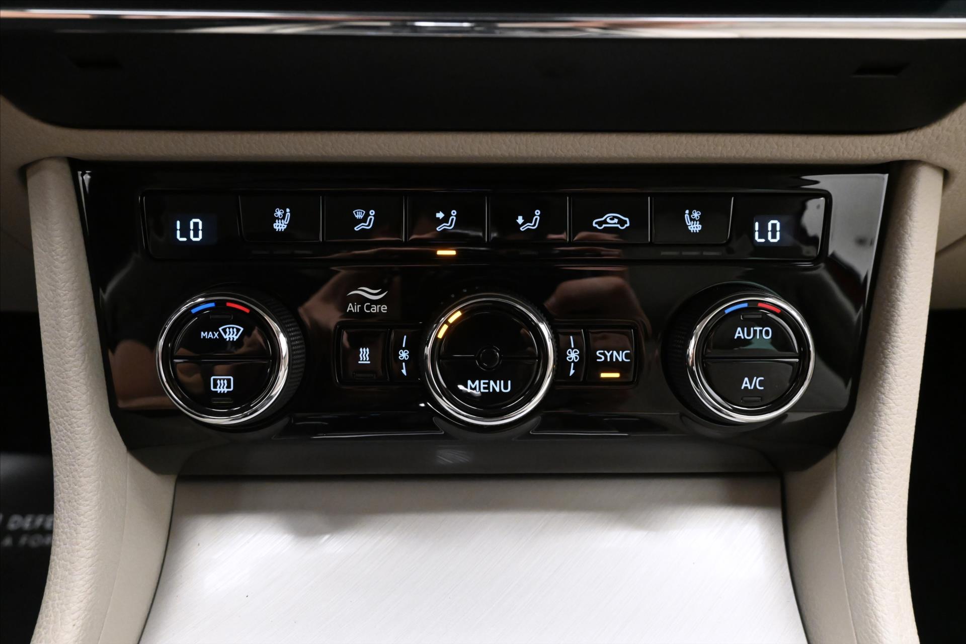 Hlavní fotografie vozu Škoda Superb 2,0 TDI 147 kW L&K DSG Záruka až 5 let (22)