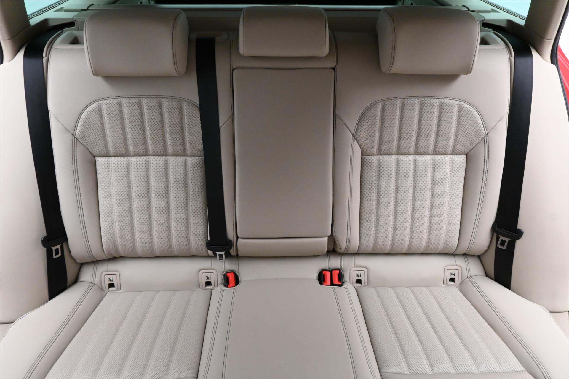 Hlavní fotografie vozu Škoda Superb 2,0 TDI 147 kW L&K DSG Záruka až 5 let (30)