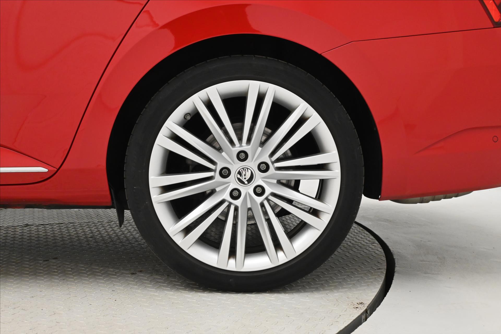 Hlavní fotografie vozu Škoda Superb 2,0 TDI 147 kW L&K DSG Záruka až 5 let (33)