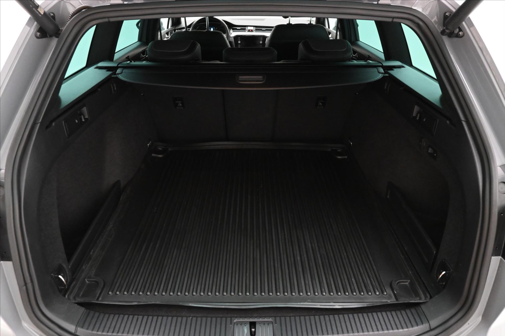 Hlavní fotografie vozu Volkswagen Passat 2,0 TDI 147kW 4x4 DSG Záruka až 5 let (11)