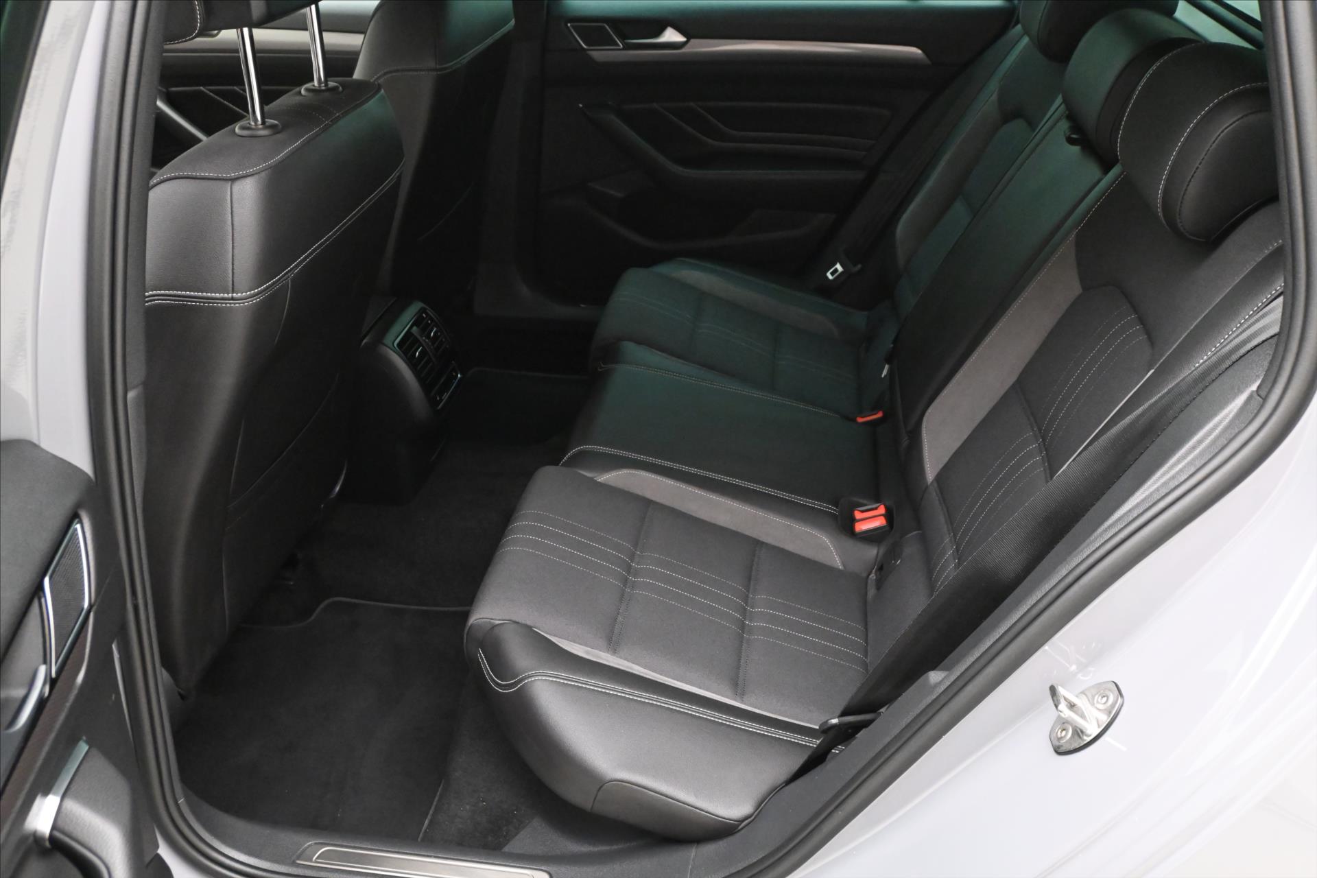 Hlavní fotografie vozu Volkswagen Passat 2,0 TDI 147kW 4x4 DSG Záruka až 5 let (15)