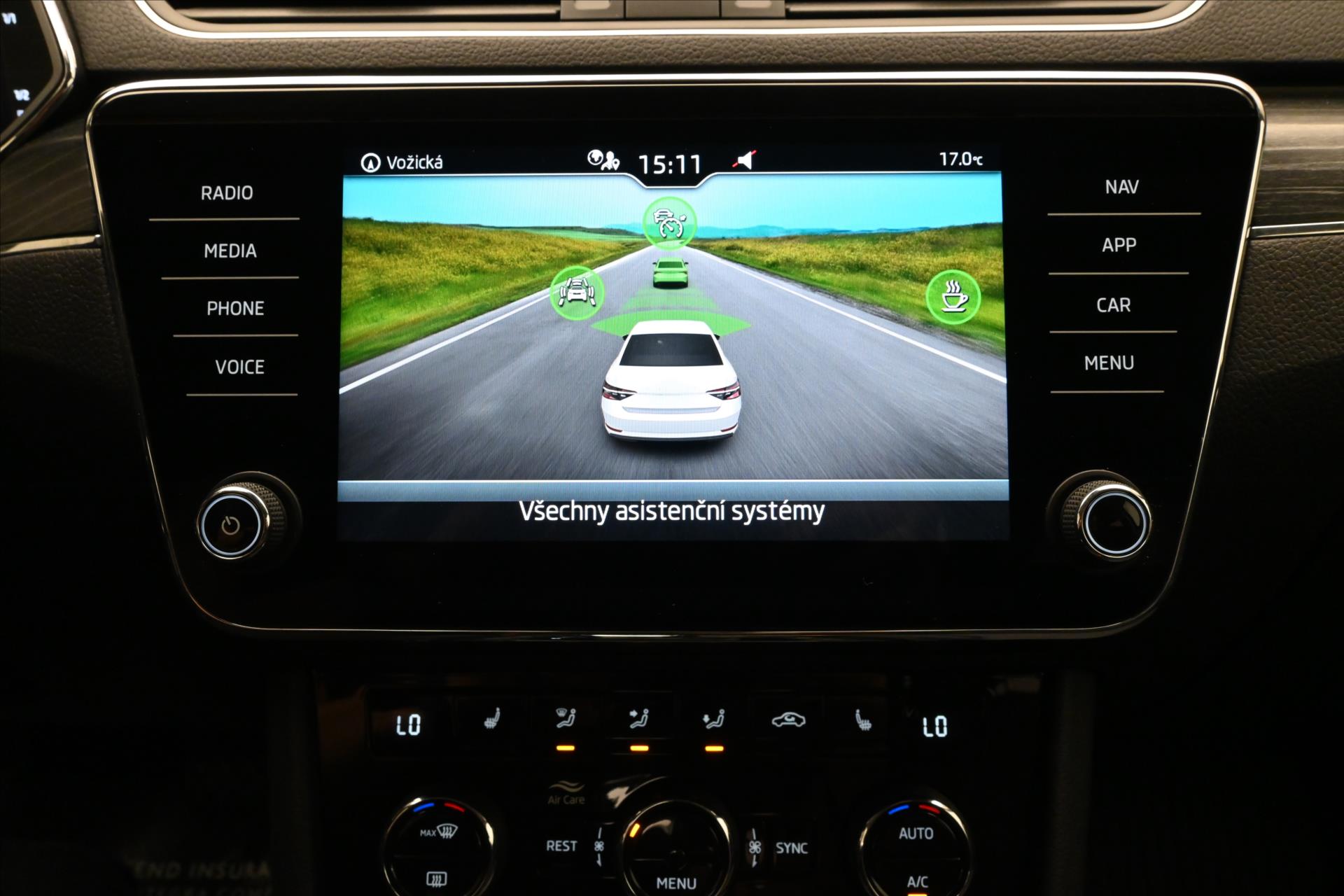 Hlavní fotografie vozu Škoda Superb 2,0 TDI 110 kW DSG Style Záruka až 5 let (20)