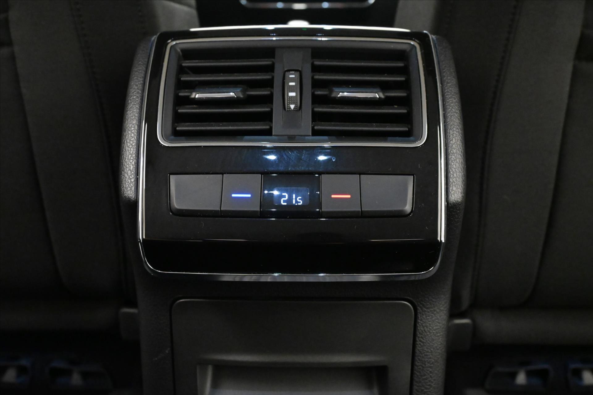 Hlavní fotografie vozu Škoda Superb 2,0 TDI 110 kW DSG Style Záruka až 5 let (23)