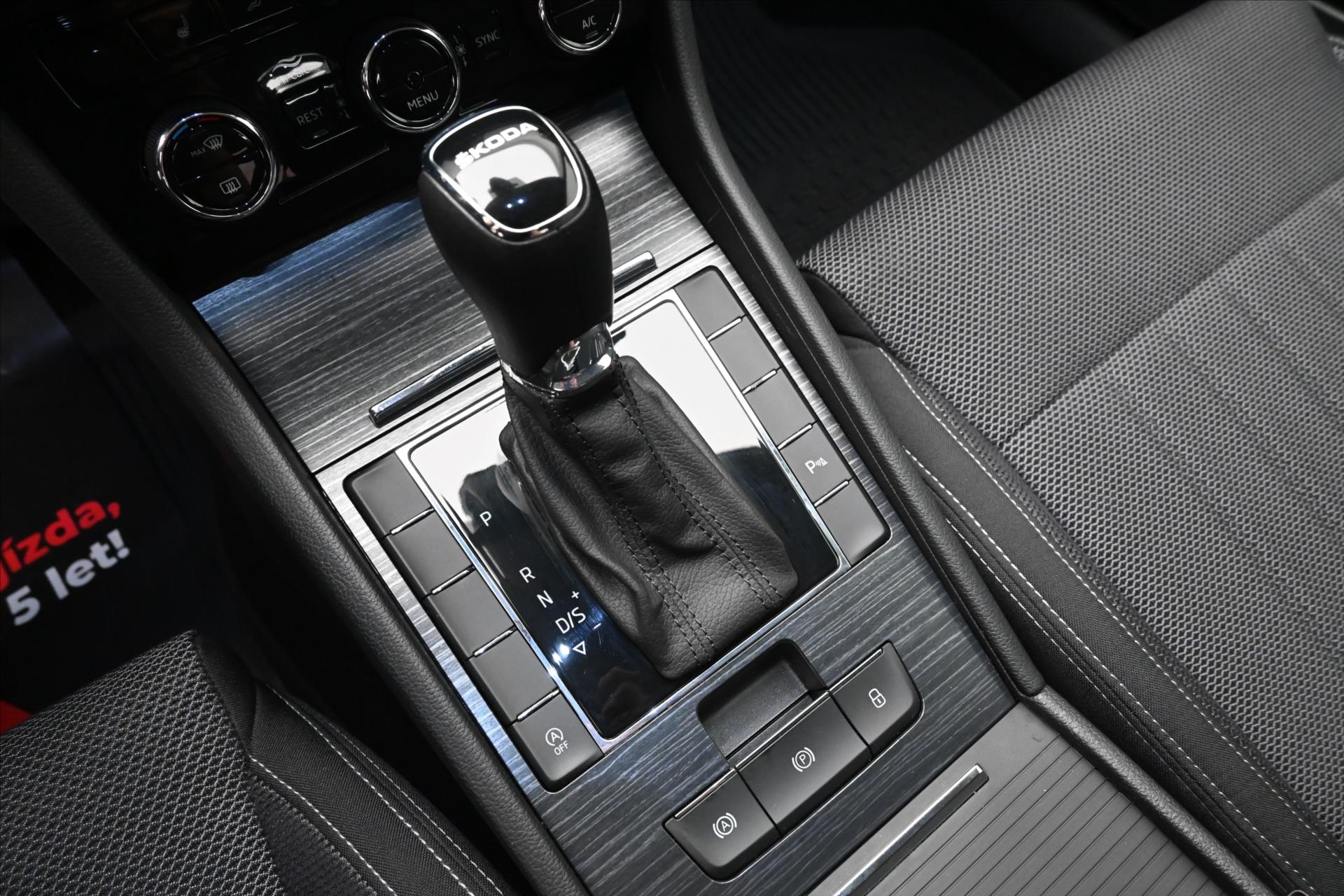 Hlavní fotografie vozu Škoda Superb 2,0 TDI 110 kW DSG Style Záruka až 5 let (24)