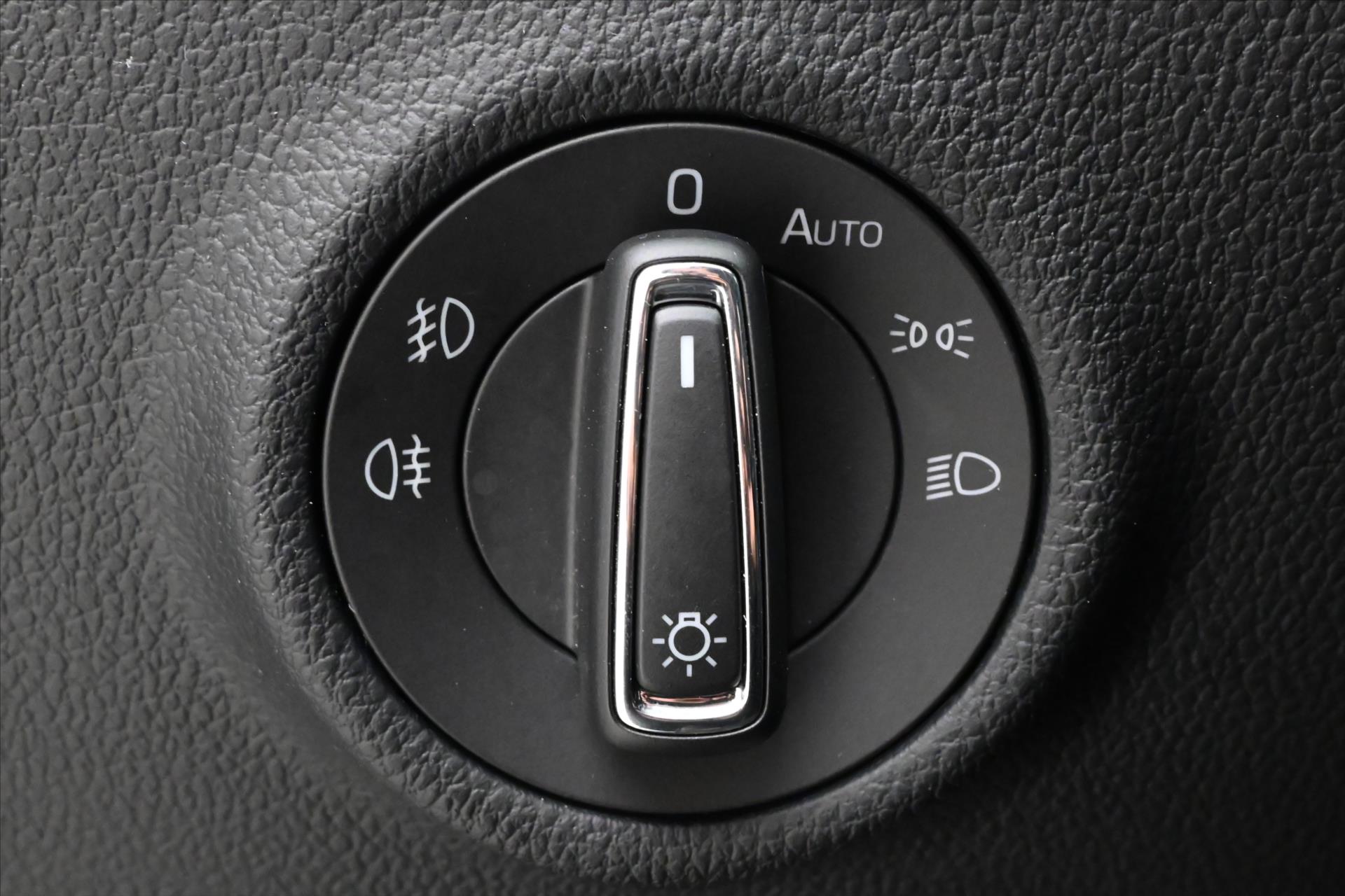 Hlavní fotografie vozu Škoda Superb 2,0 TDI 110 kW DSG Style Záruka až 5 let (28)